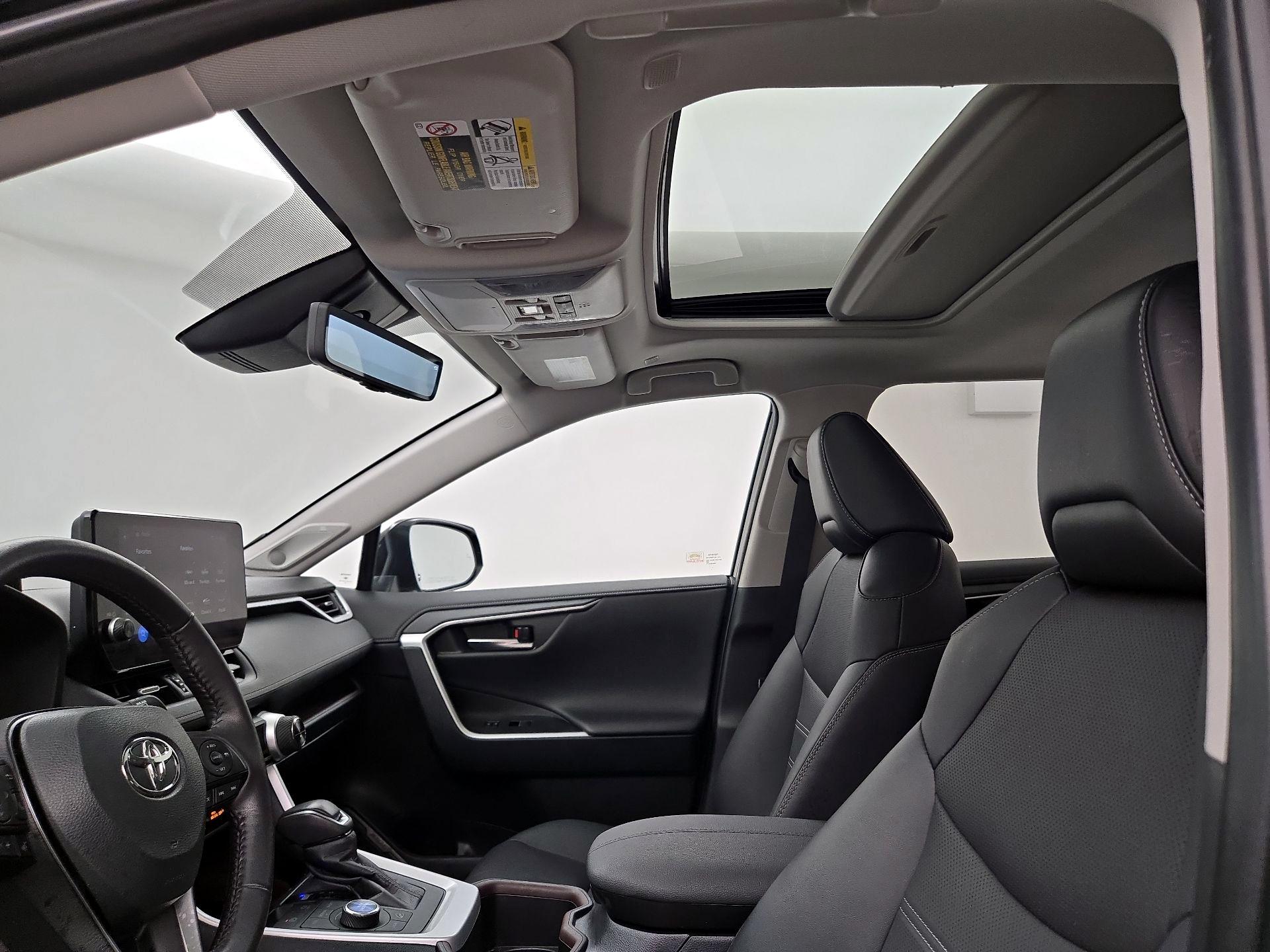 Thumbnail: 2025 Toyota RAV4 - 20