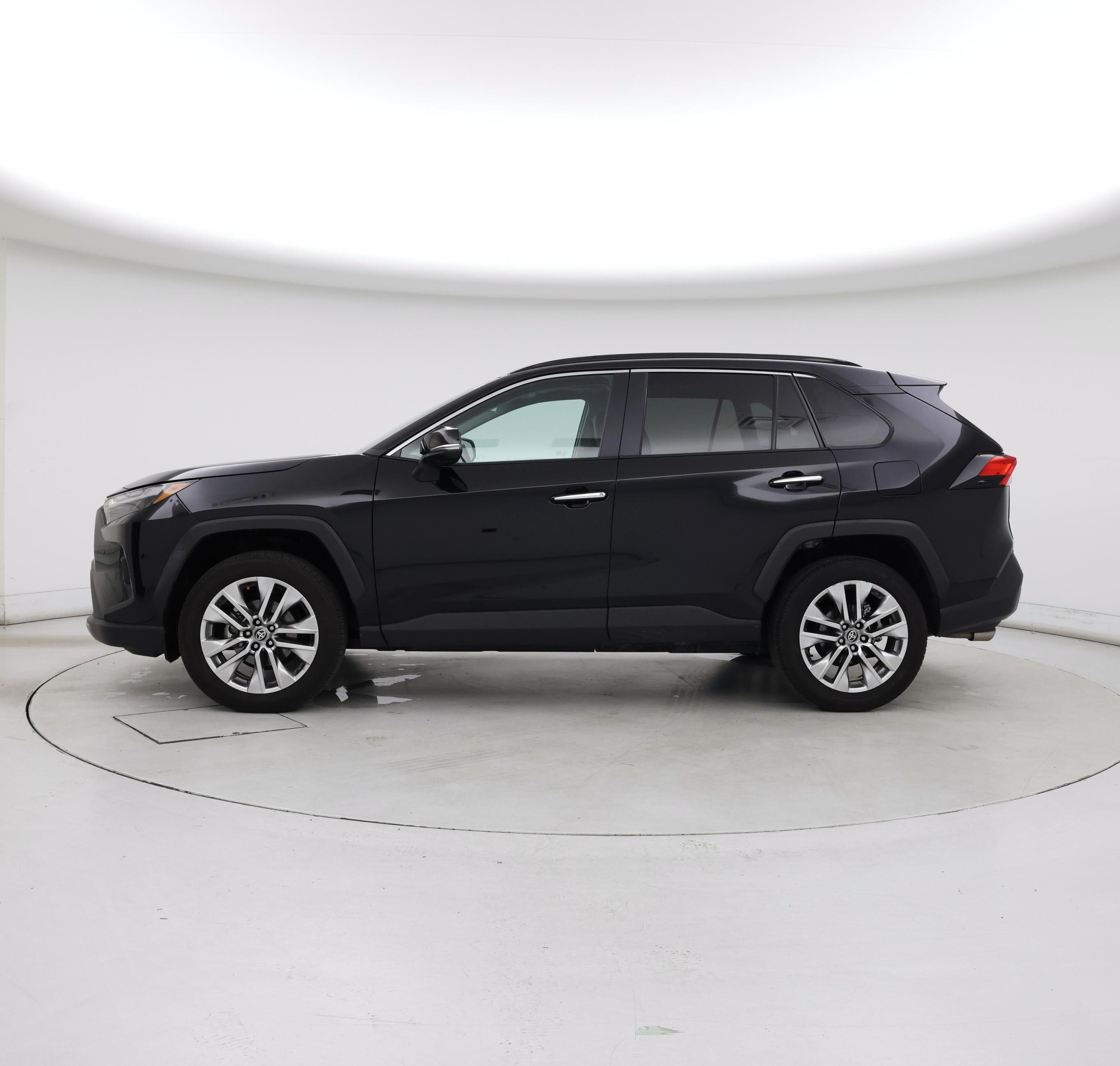 Thumbnail: 2025 Toyota RAV4 - 3