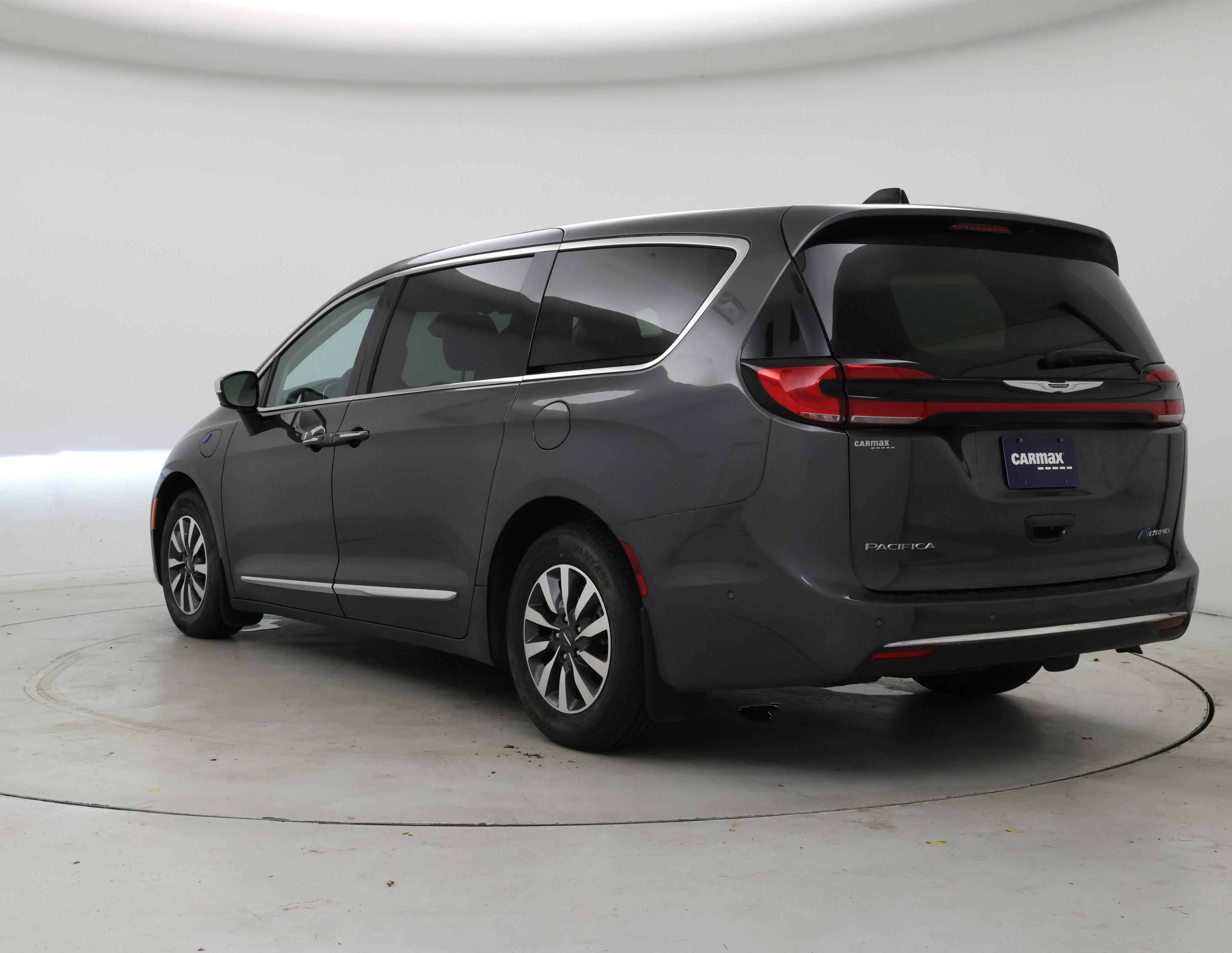 Thumbnail: 2023 Chrysler Pacifica - 2