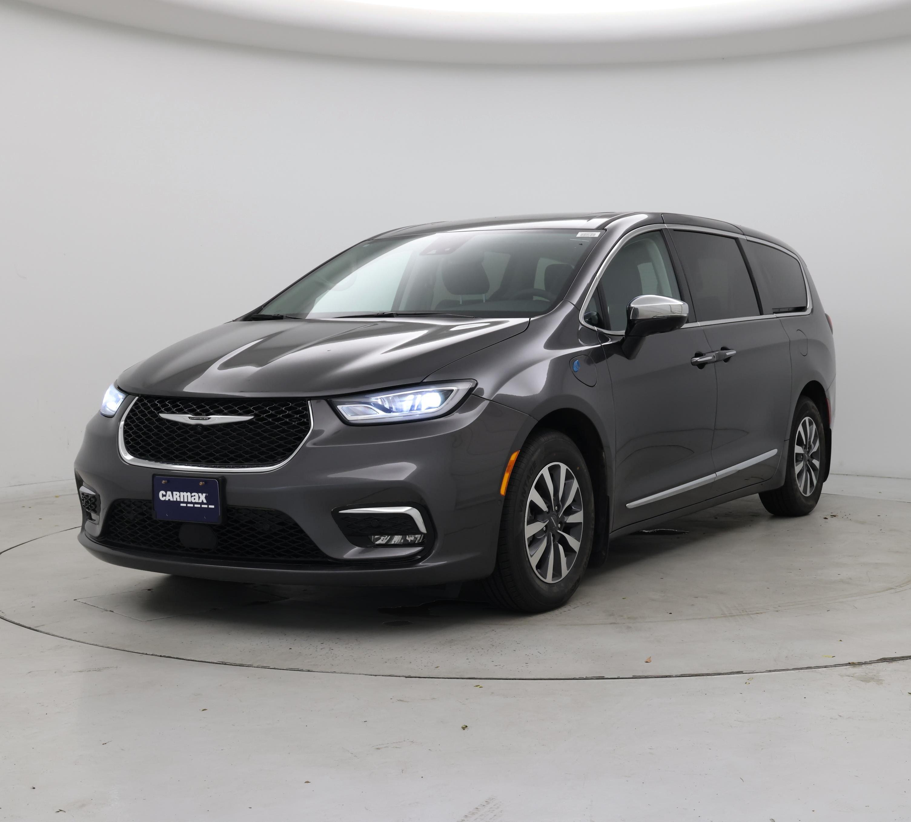 Thumbnail: 2023 Chrysler Pacifica - 4