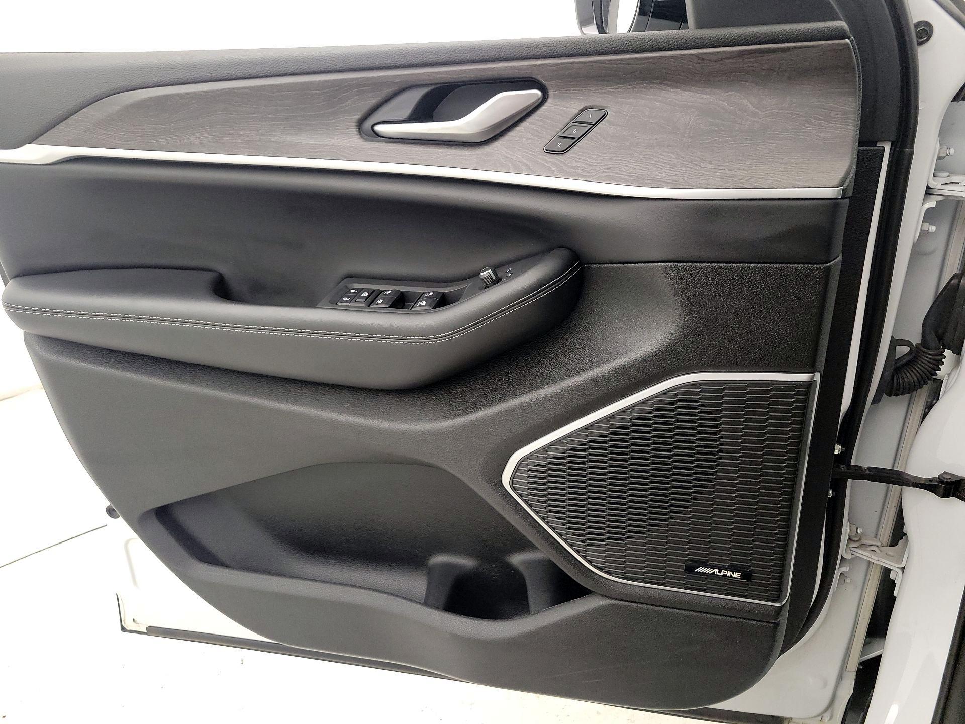 Thumbnail: 2022 Jeep Grand Cherokee L - 12