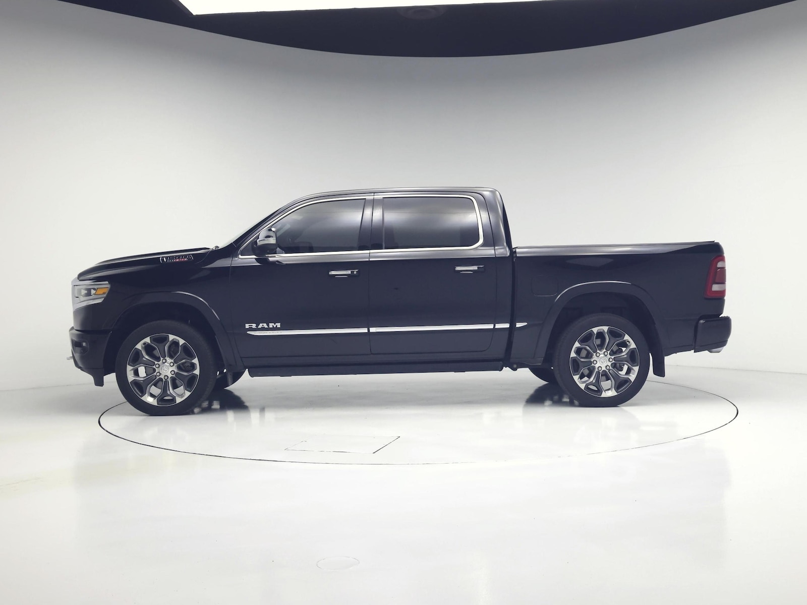 2022 RAM Ram 1500 Pickup Limited - Photo 4