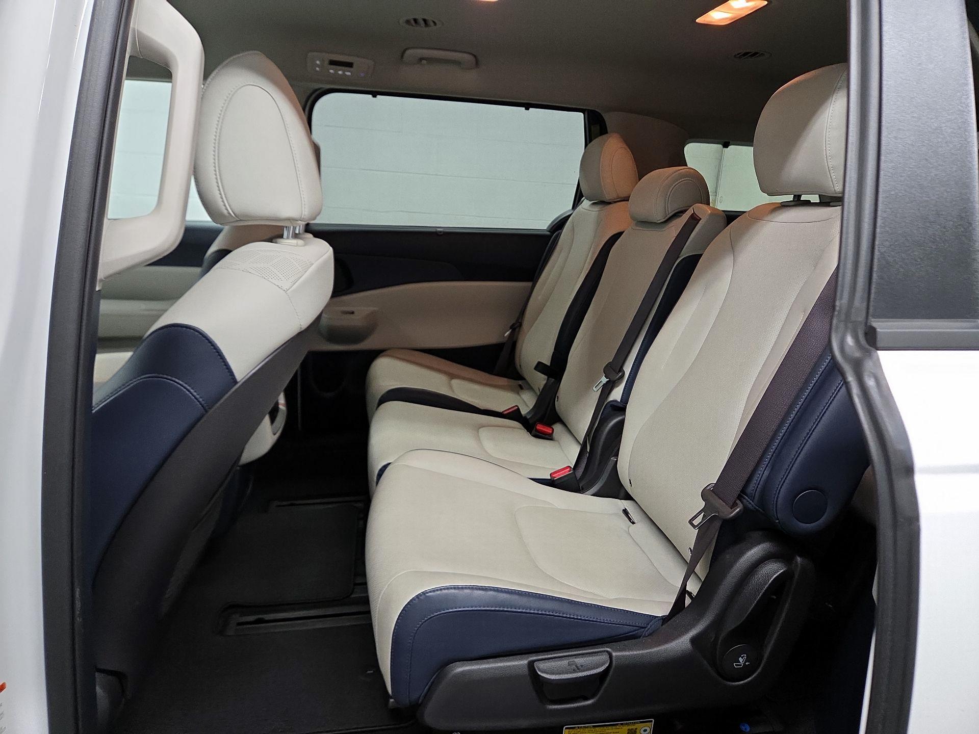 Thumbnail: 2025 Kia Carnival - 17