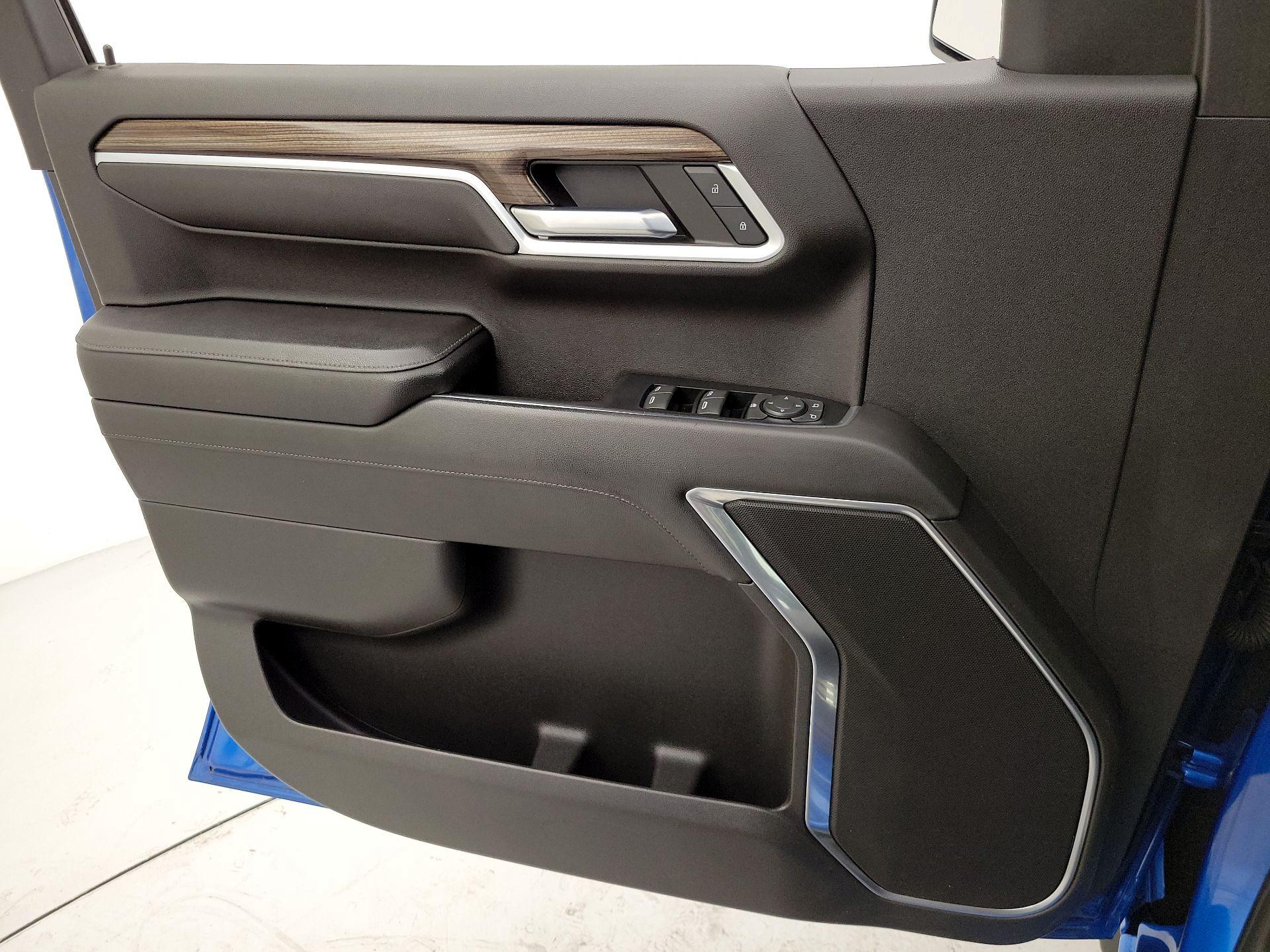 Thumbnail: 2022 Chevrolet Silverado 1500 - 12
