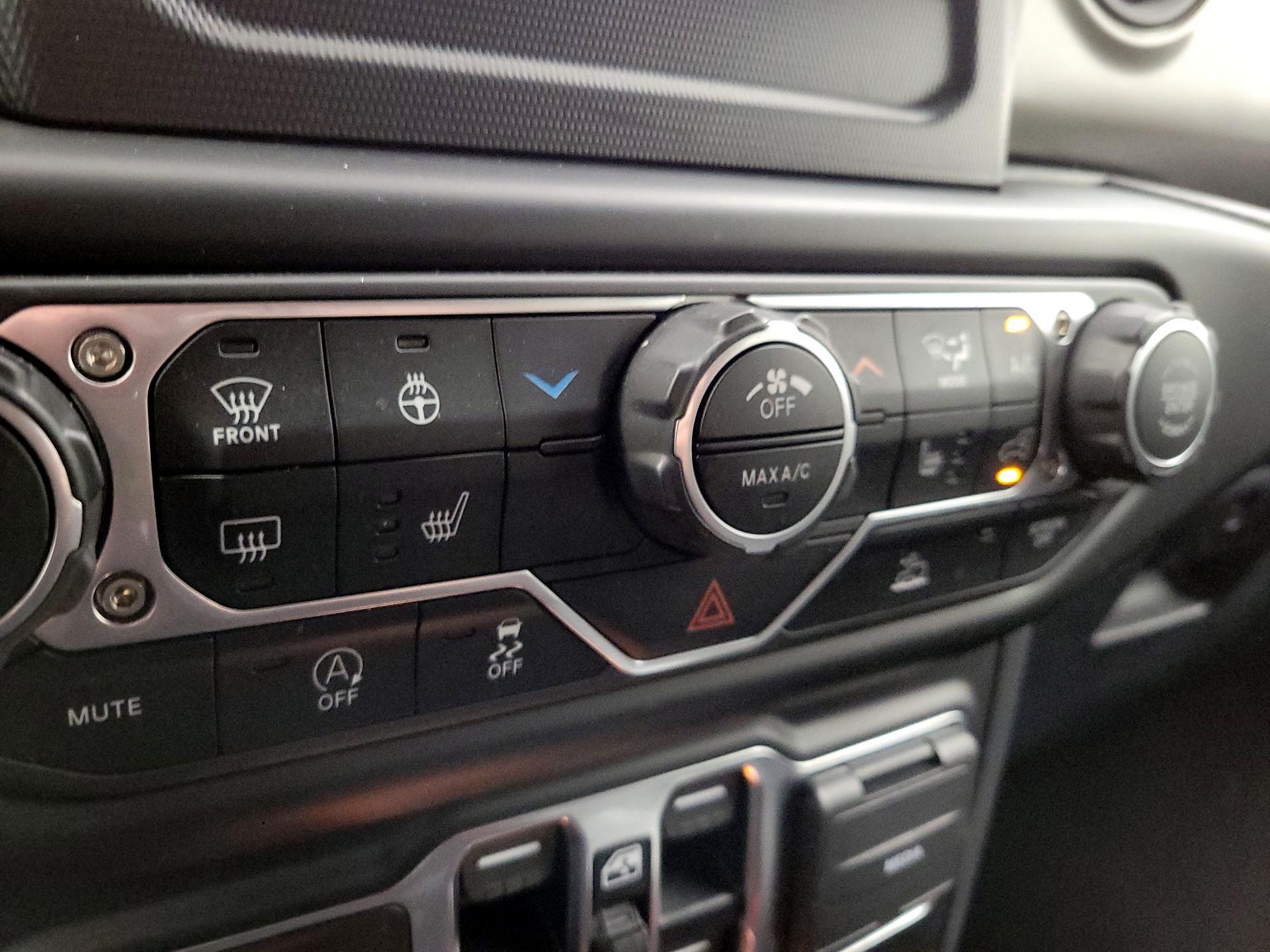 Thumbnail: 2023 Jeep Gladiator - 16