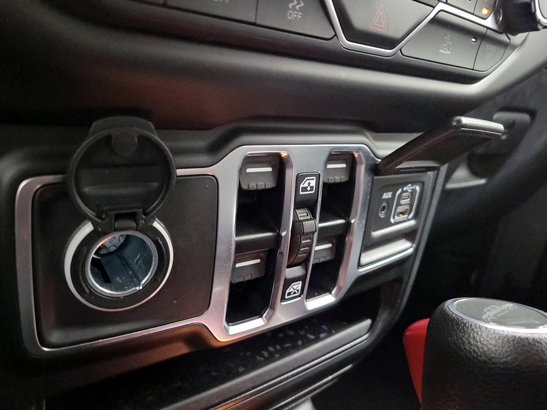 Thumbnail: 2023 Jeep Gladiator - 18