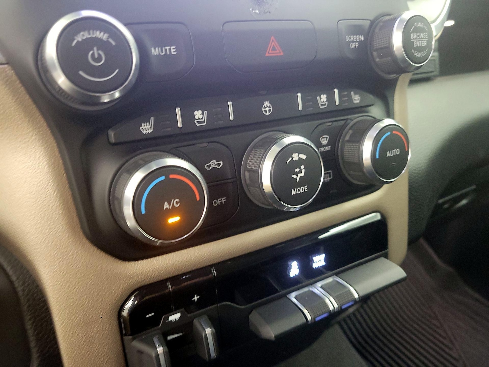 2022 RAM Ram 1500 Pickup Laramie - Photo 18