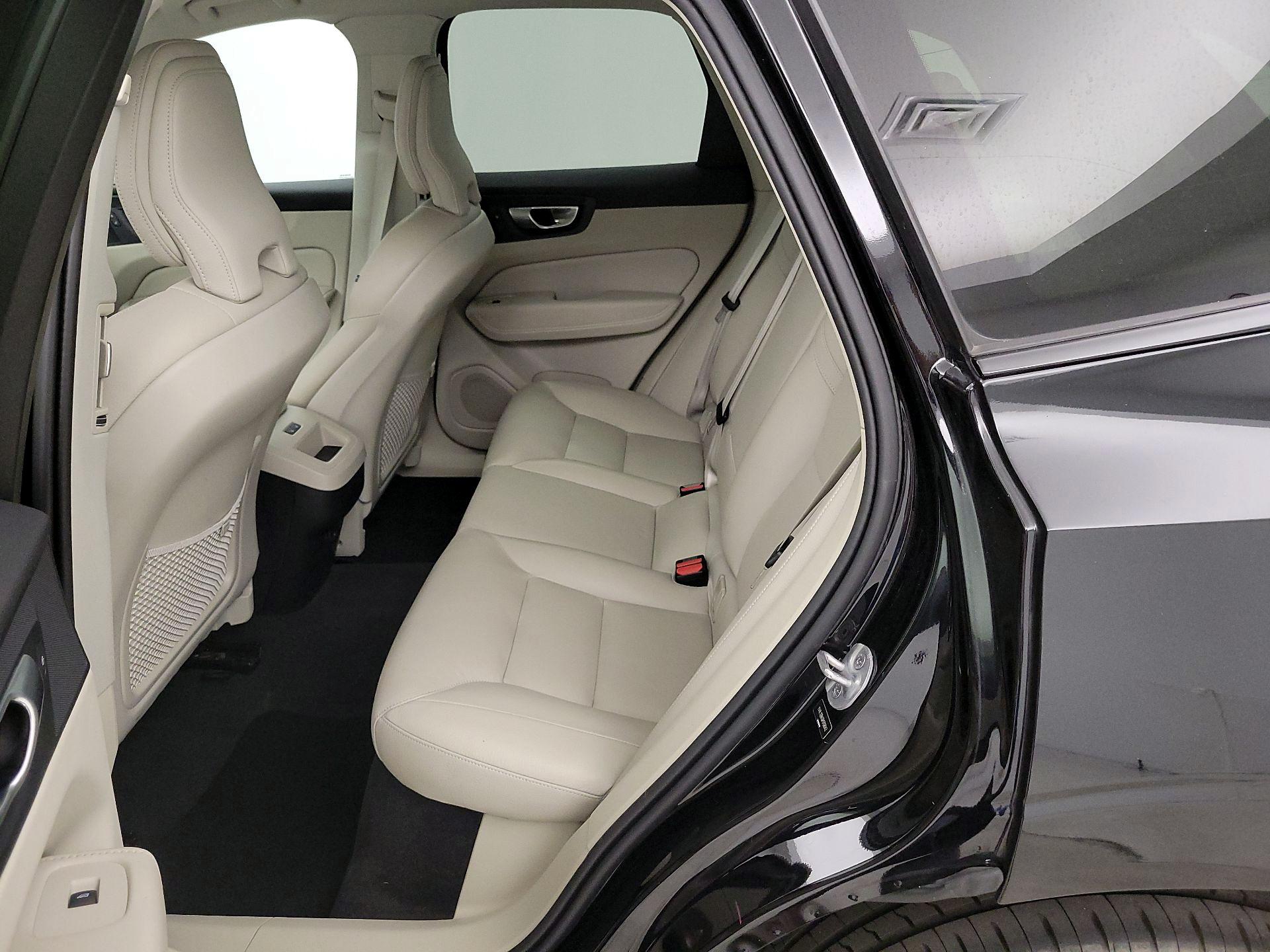 Thumbnail: 2024 Volvo XC60 - 20