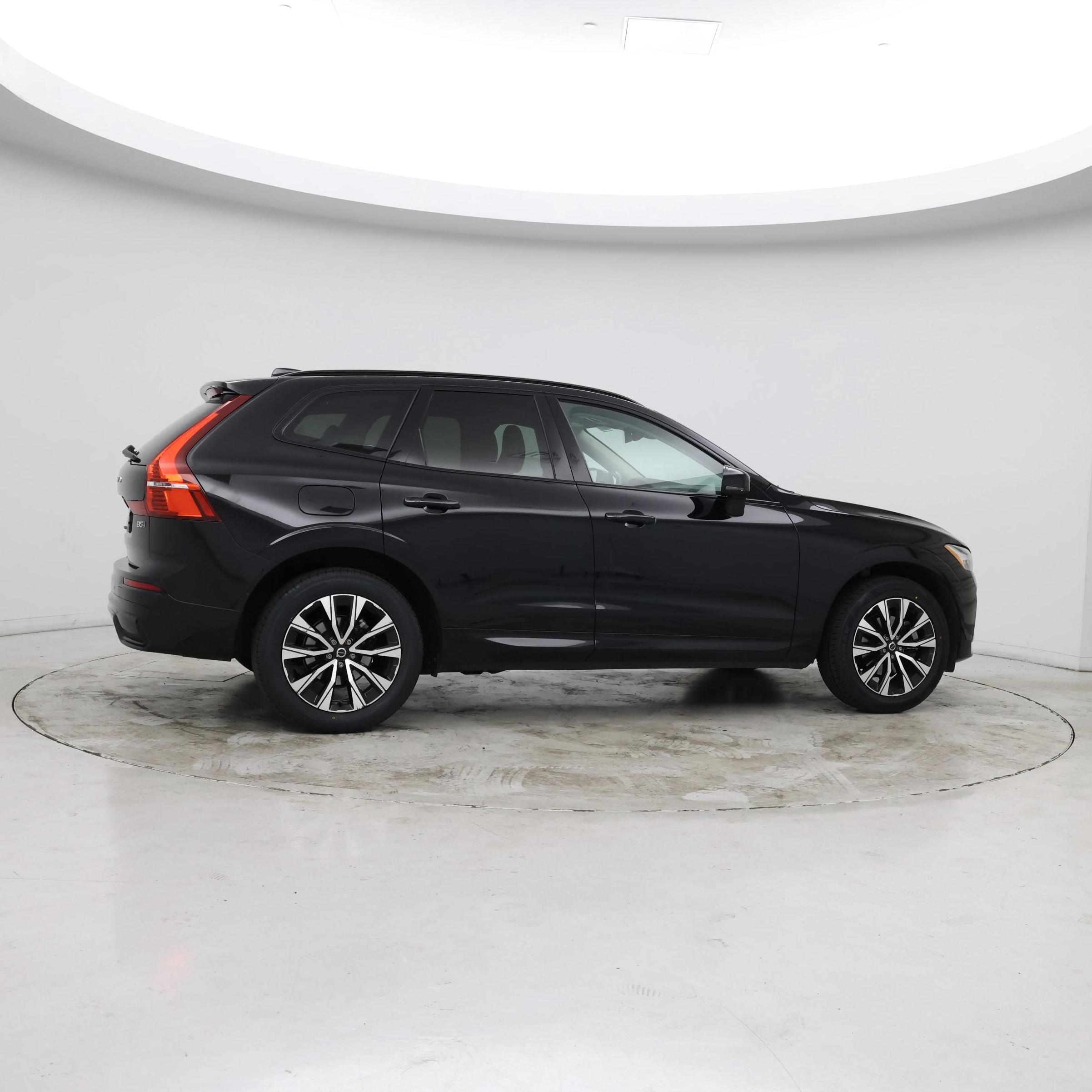 Thumbnail: 2024 Volvo XC60 - 8
