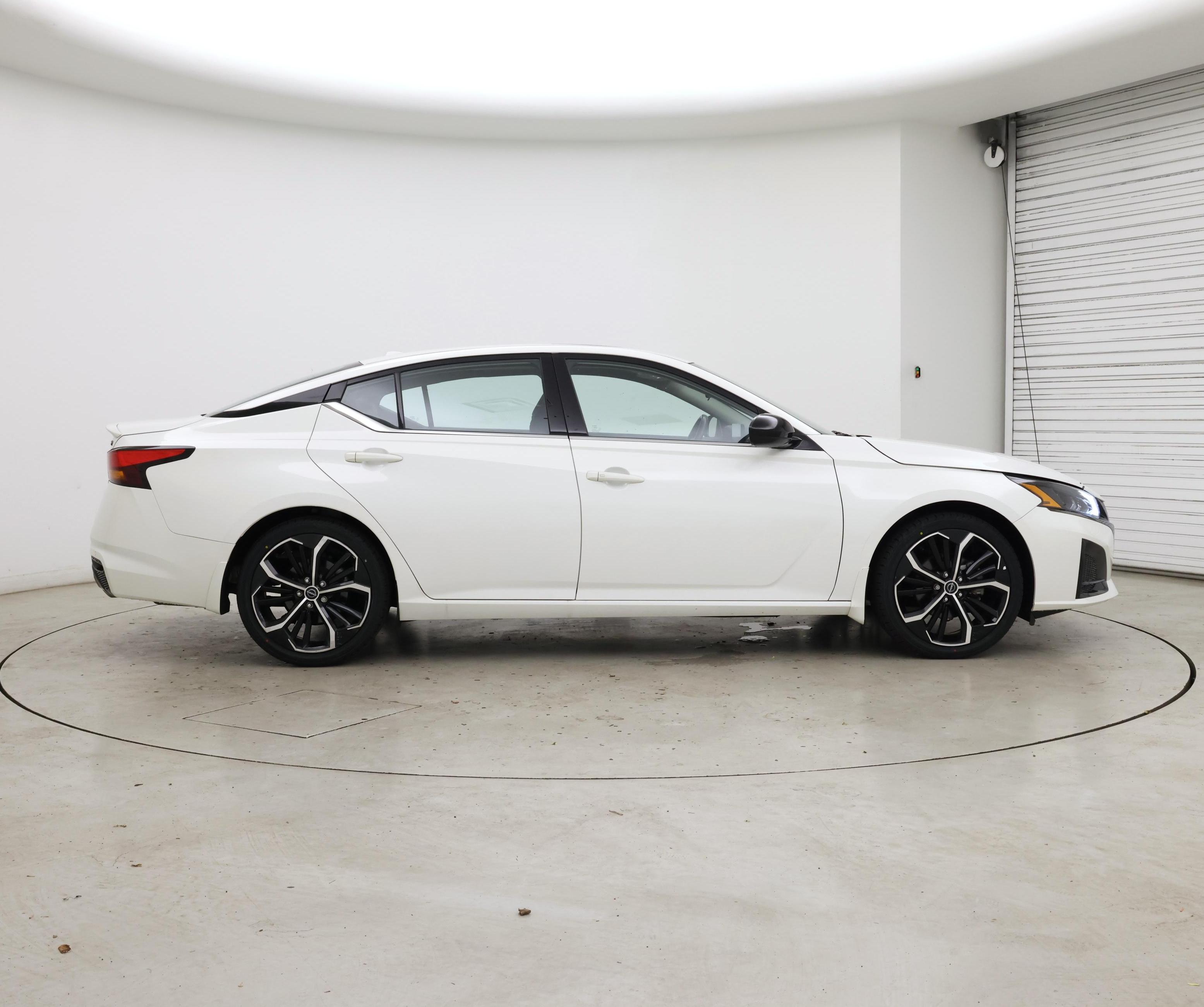 Thumbnail: 2023 Nissan Altima - 7