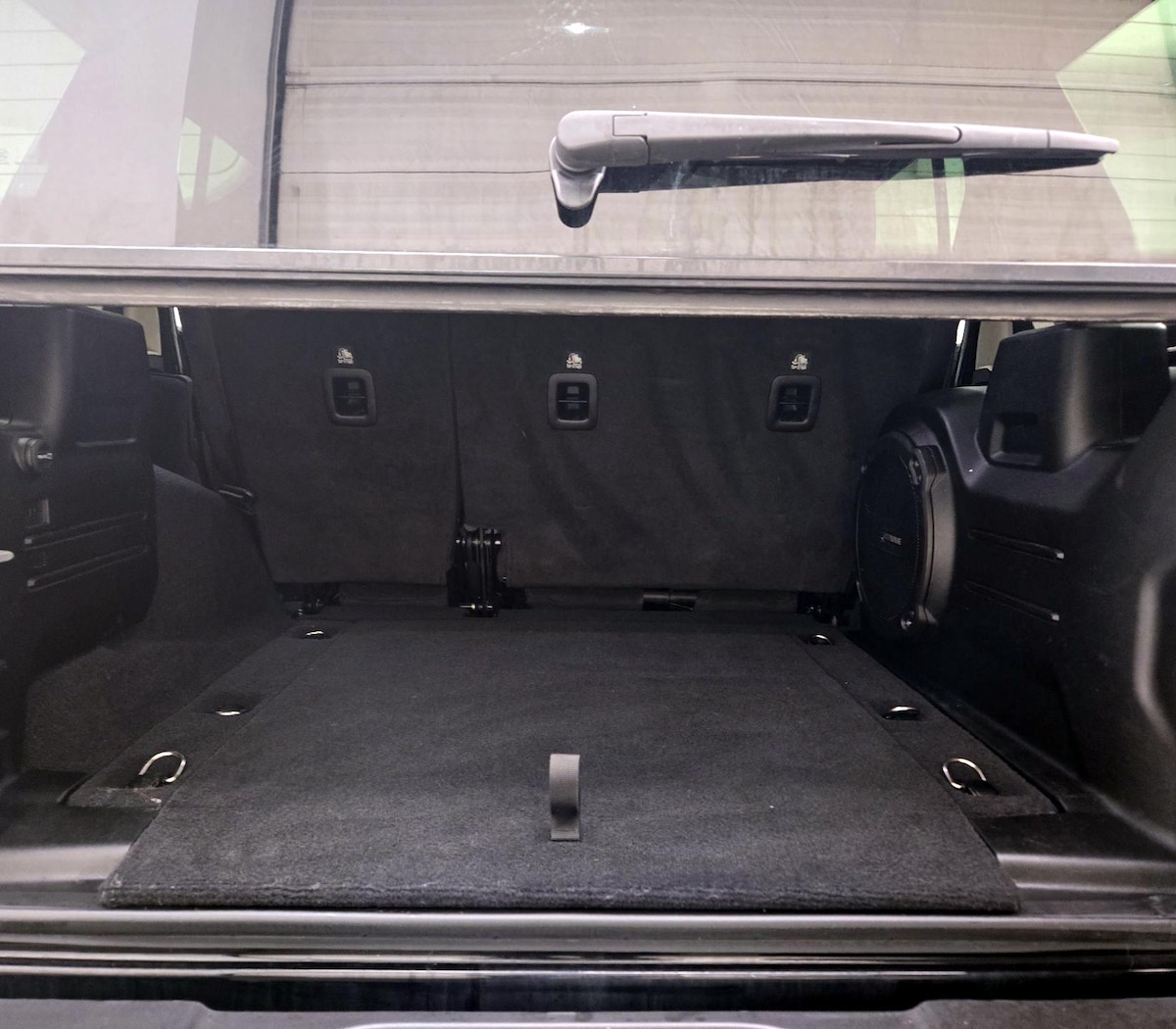Trunk/Cargo (Seats Up)