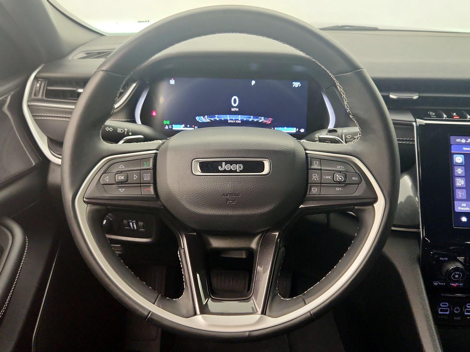 Thumbnail: 2022 Jeep Grand Cherokee - 10