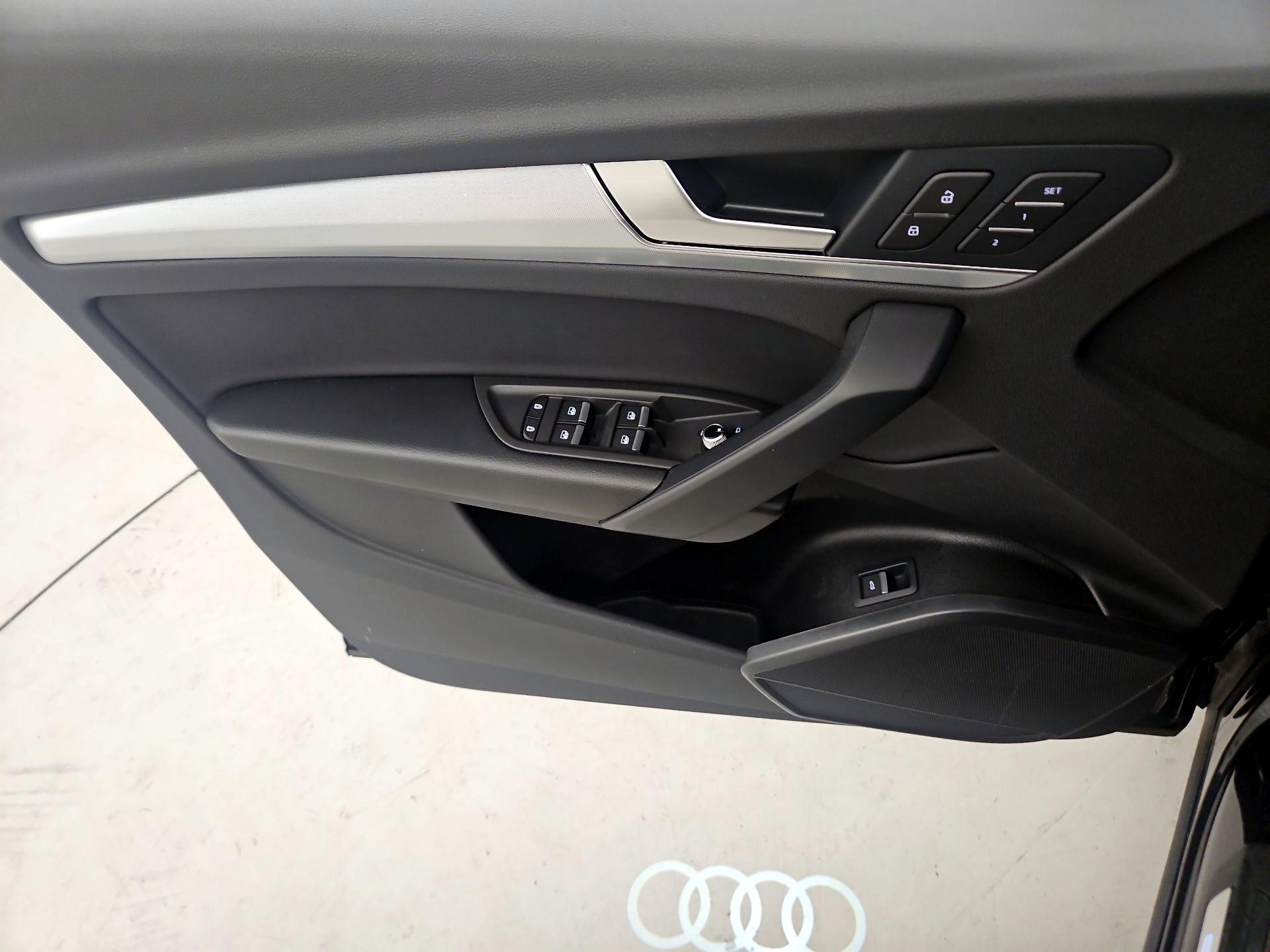 Thumbnail: 2025 Audi Q5 - 12