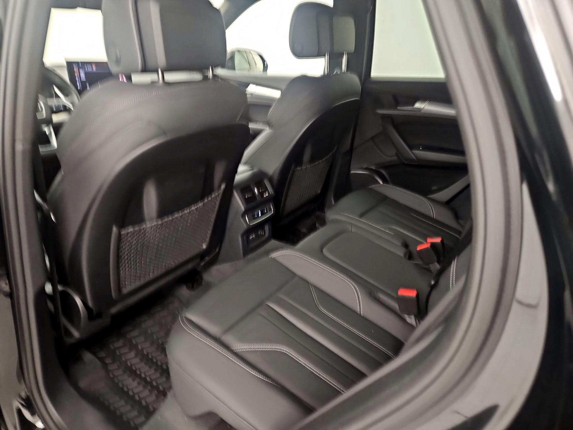 Thumbnail: 2025 Audi Q5 - 20