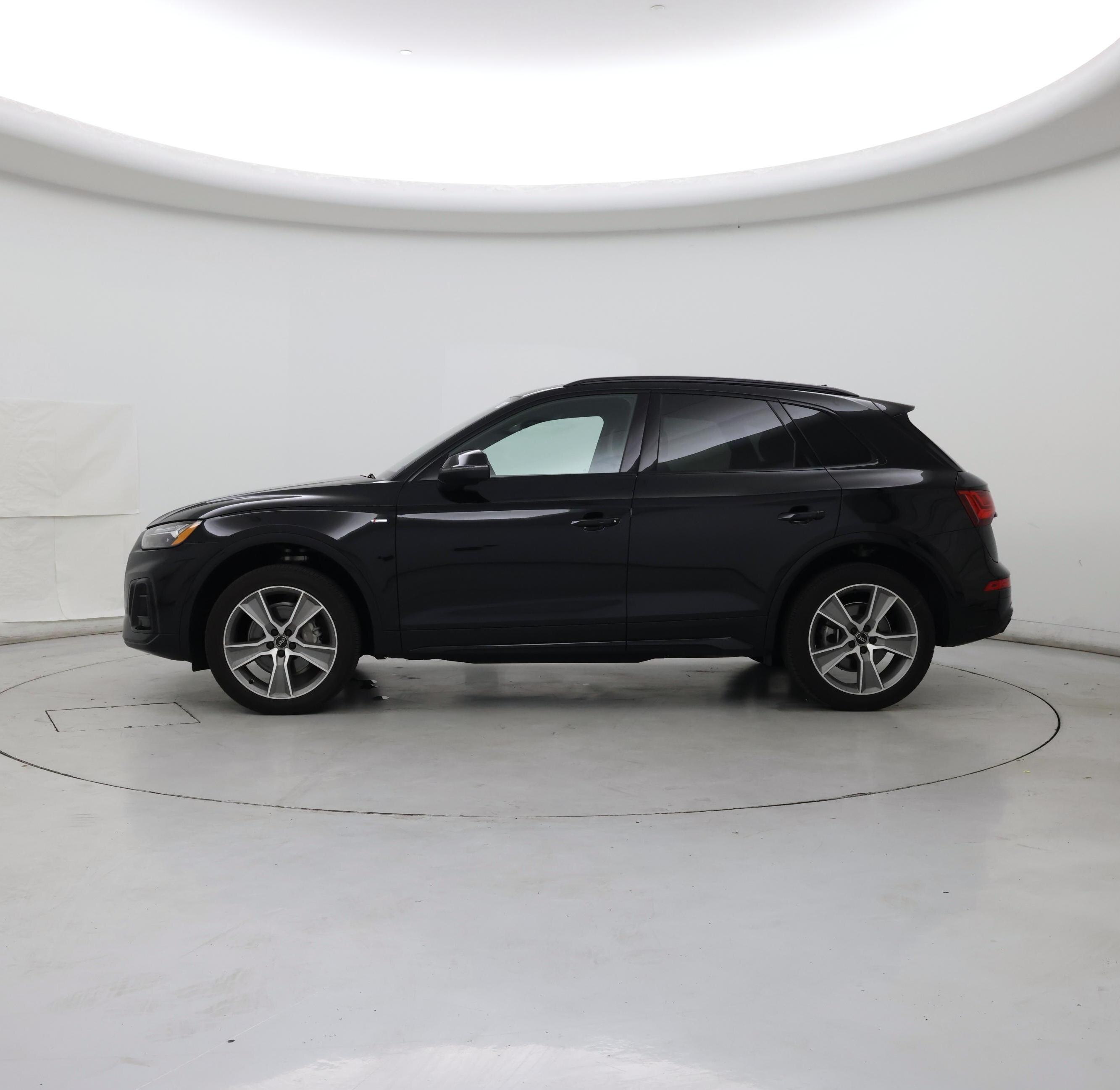 Thumbnail: 2025 Audi Q5 - 3