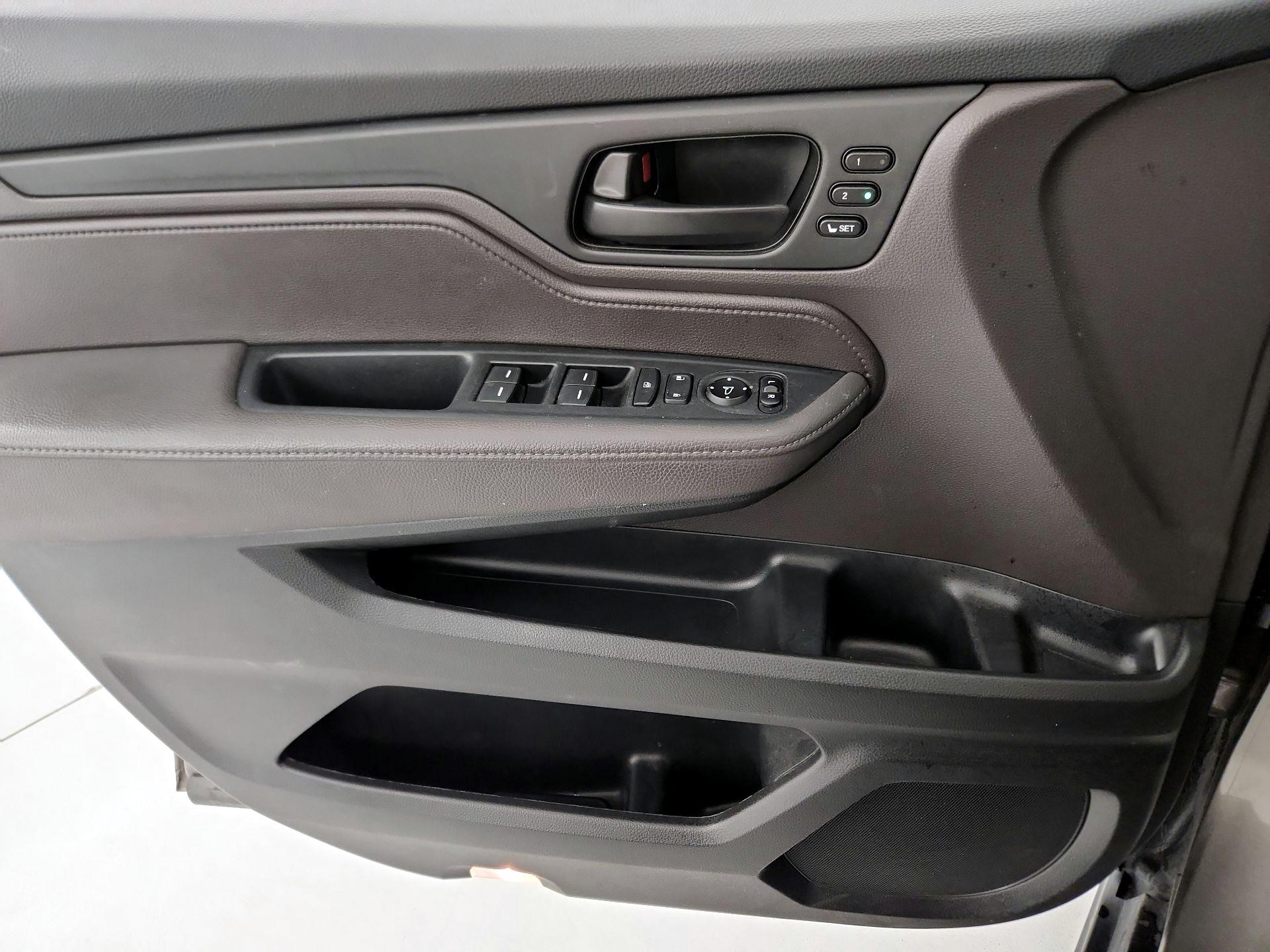 Thumbnail: 2021 Honda Odyssey - 12