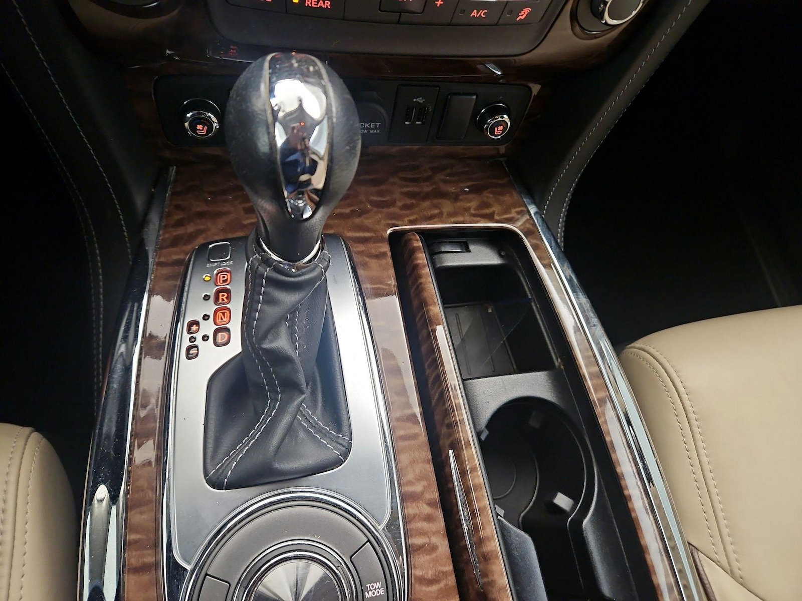 2020 Nissan Armada Platinum - Photo 19