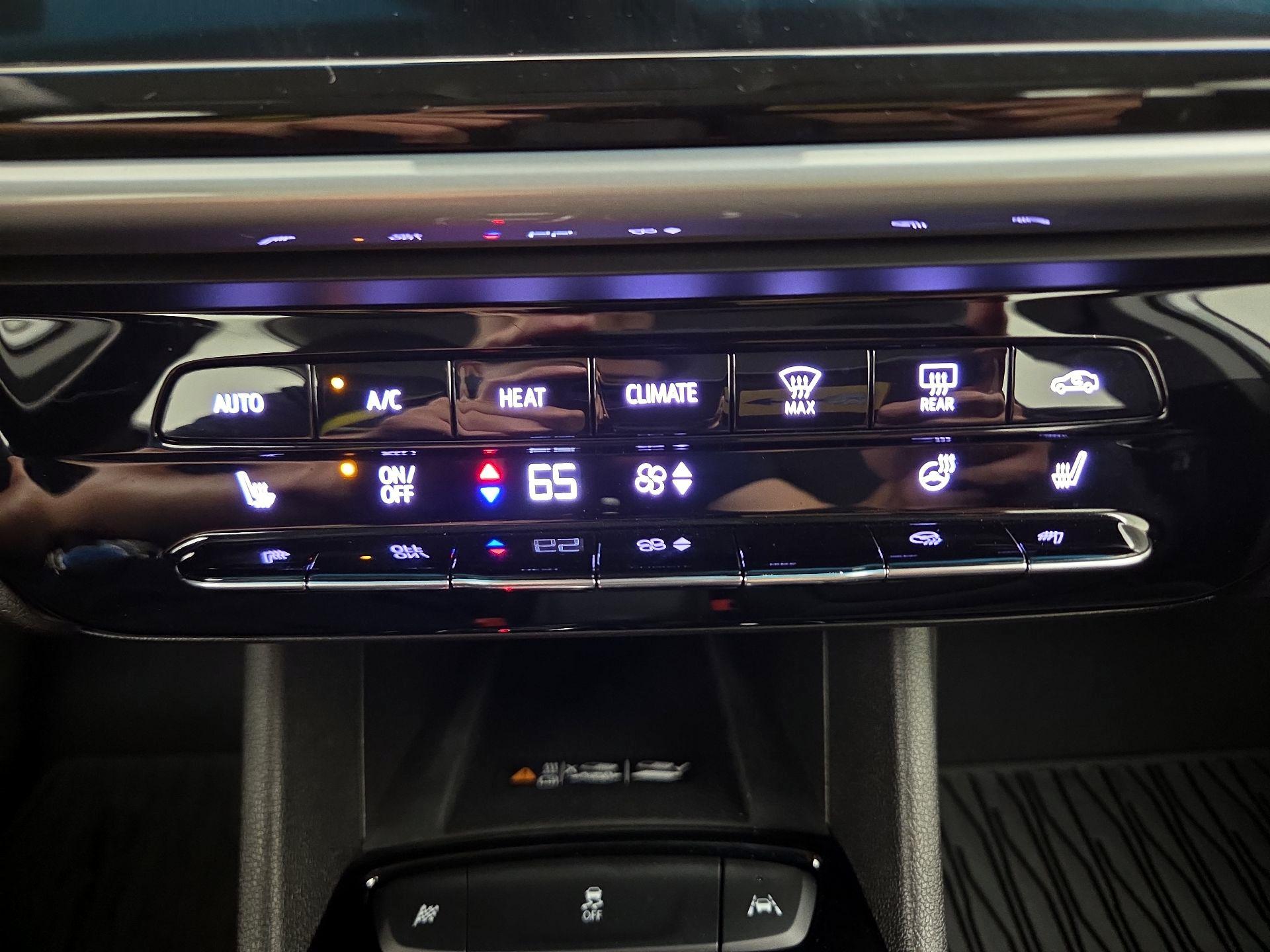 Thumbnail: 2023 Chevrolet Bolt EV - 17