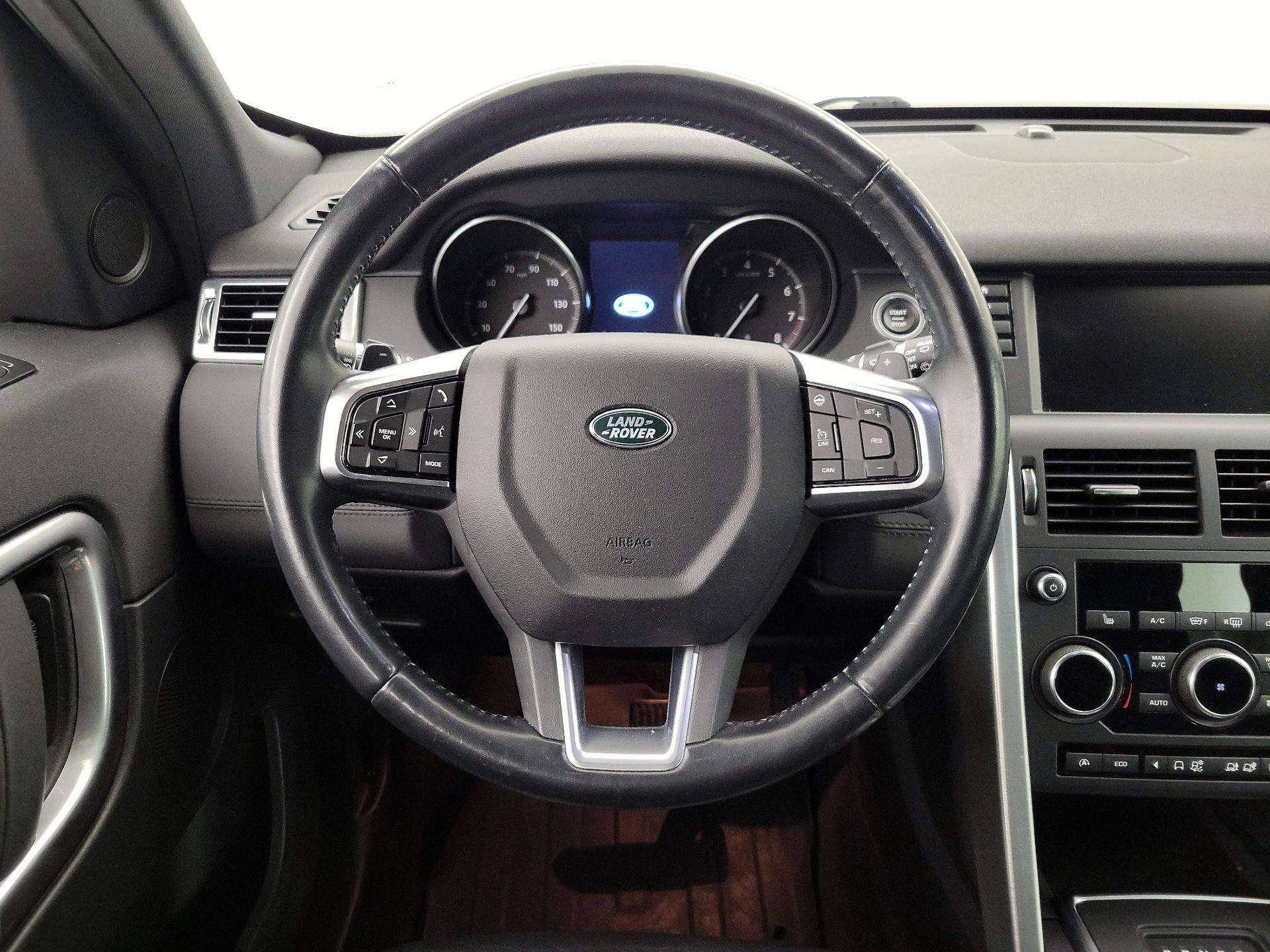 Thumbnail: 2017 Land Rover Discovery Sport - 10