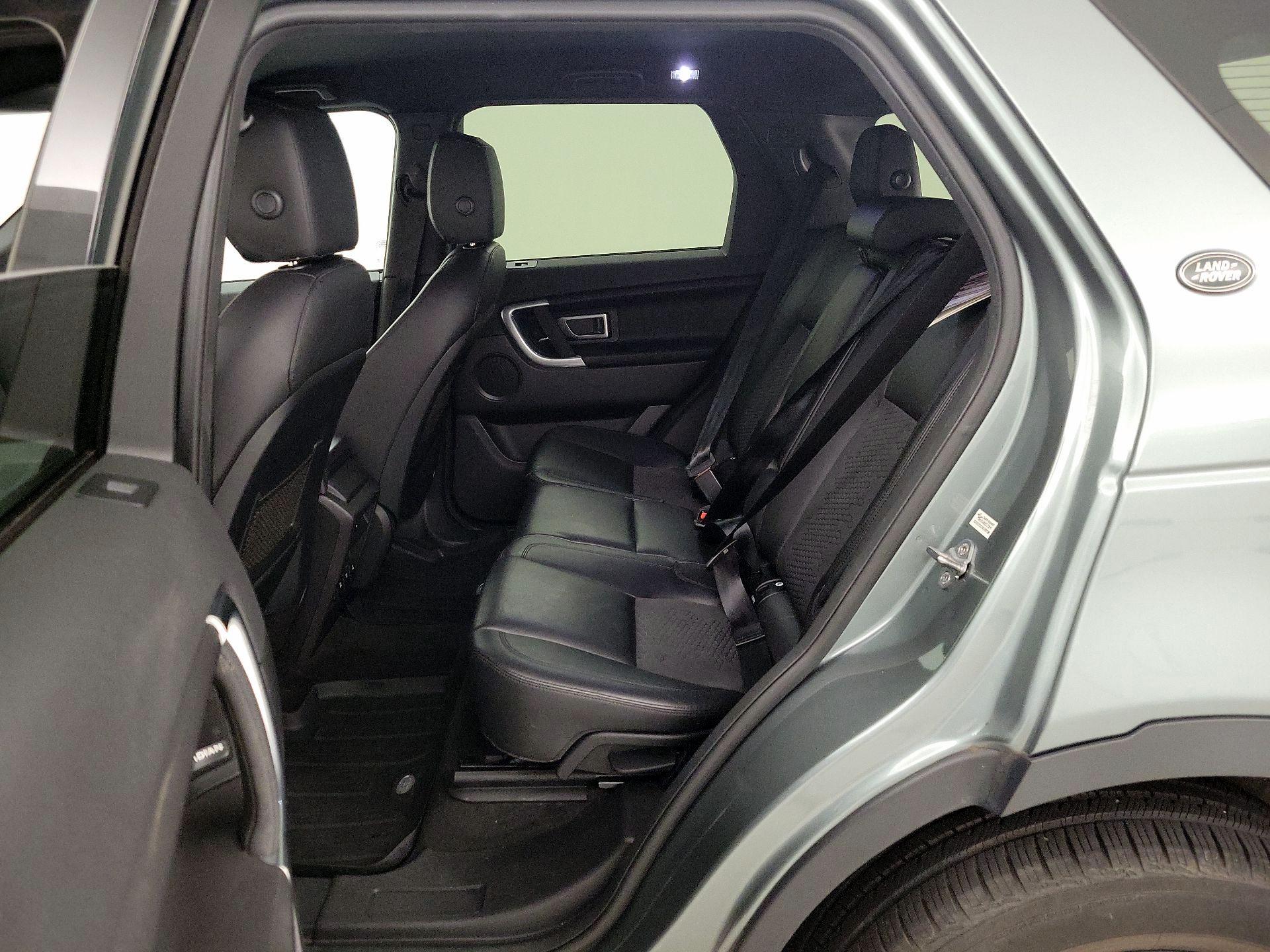 Thumbnail: 2017 Land Rover Discovery Sport - 18