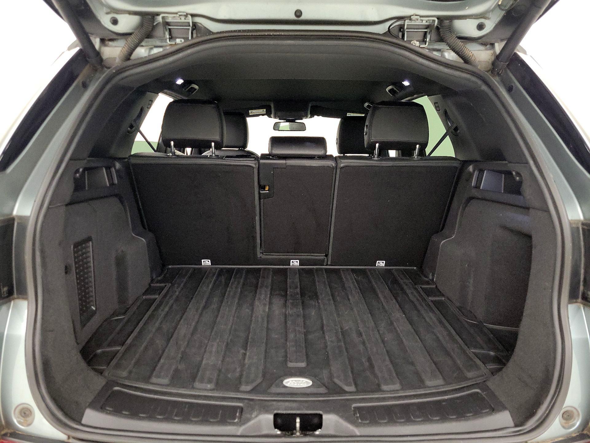 Thumbnail: 2017 Land Rover Discovery Sport - 19