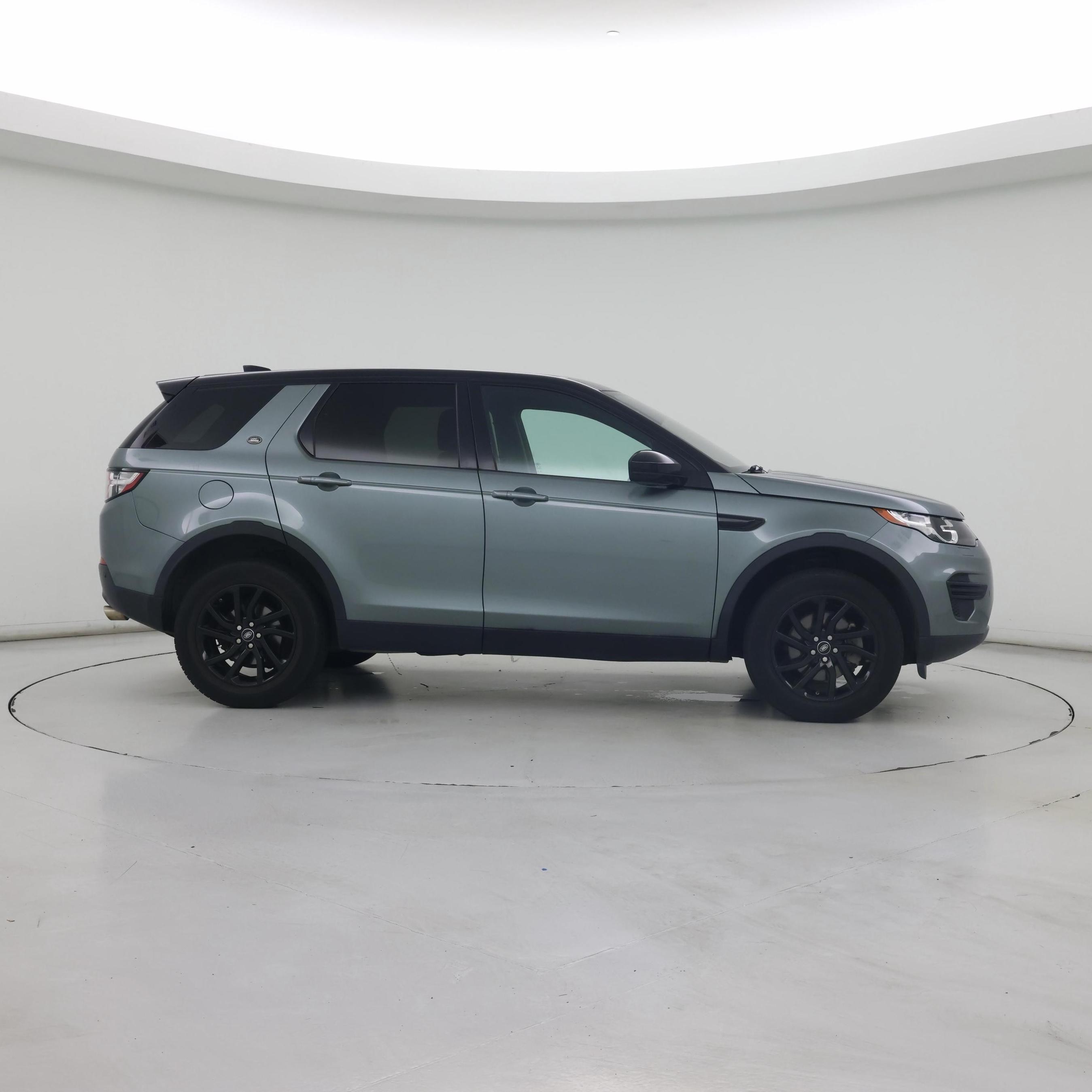 Thumbnail: 2017 Land Rover Discovery Sport - 7