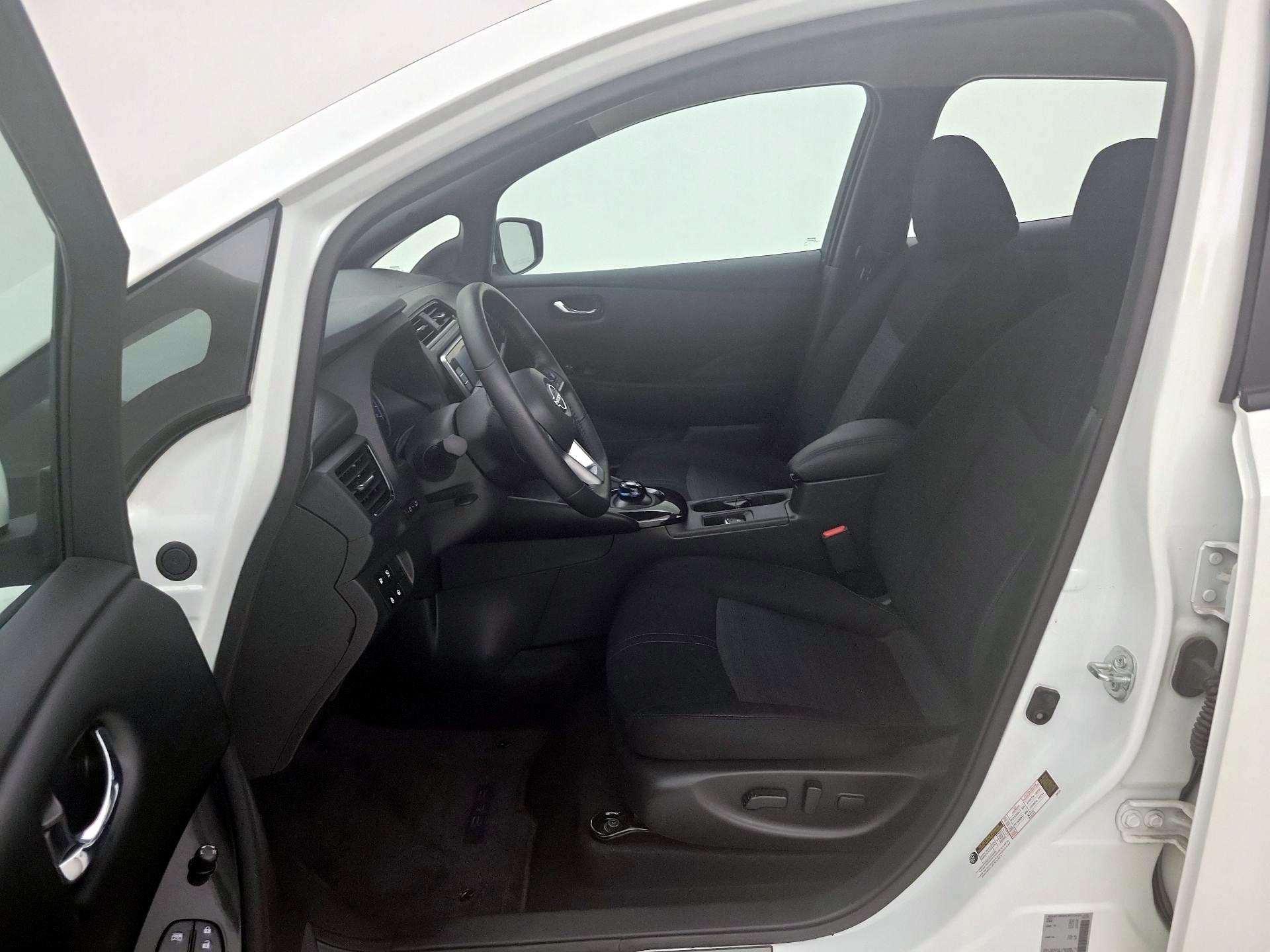 Thumbnail: 2024 Nissan Leaf - 11