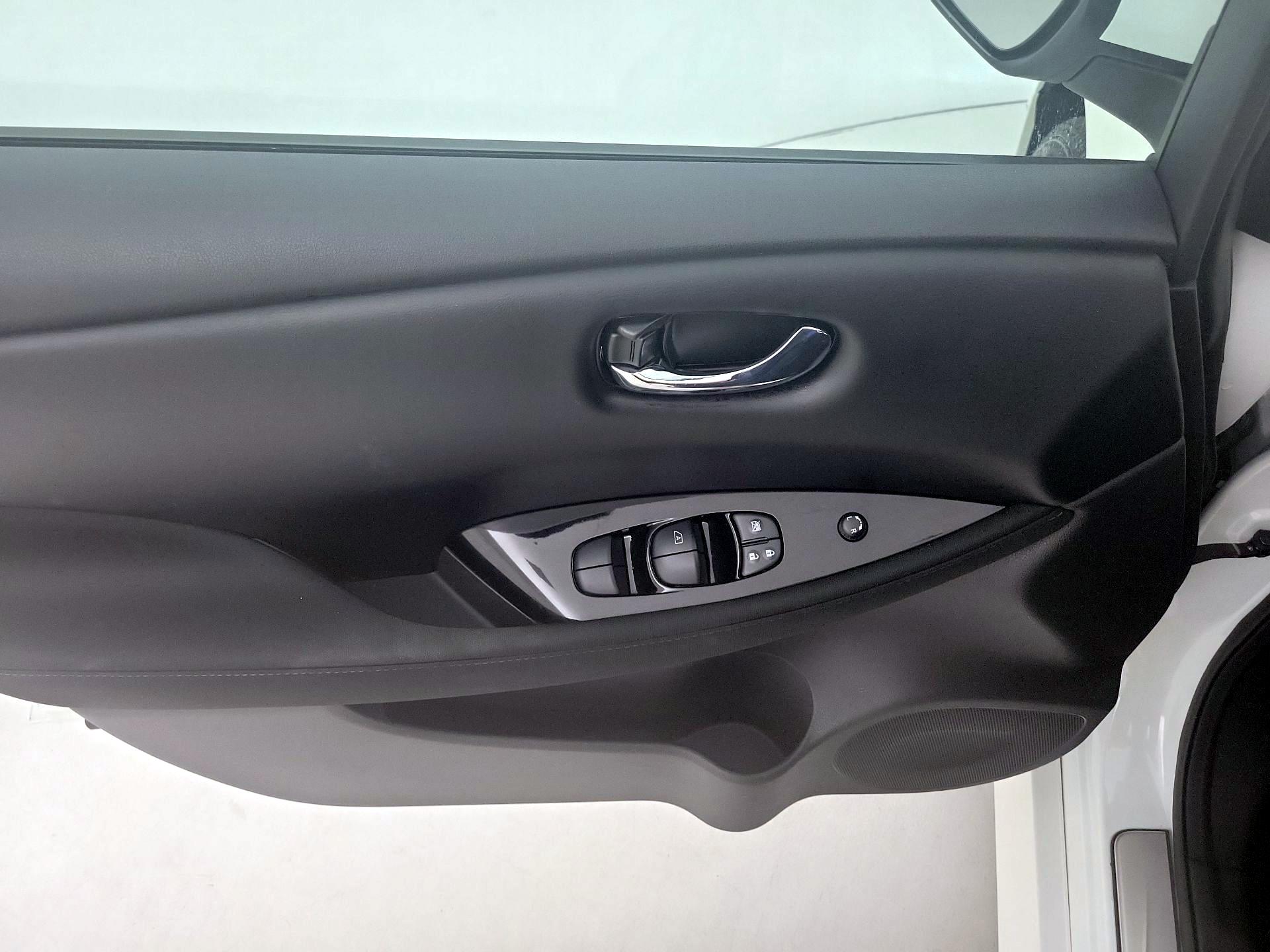 Thumbnail: 2024 Nissan Leaf - 12