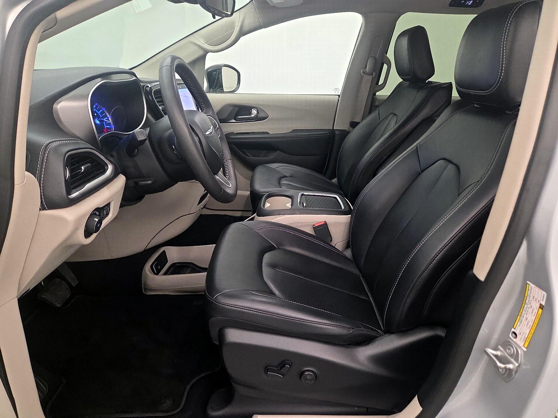 Thumbnail: 2024 Chrysler Pacifica - 11