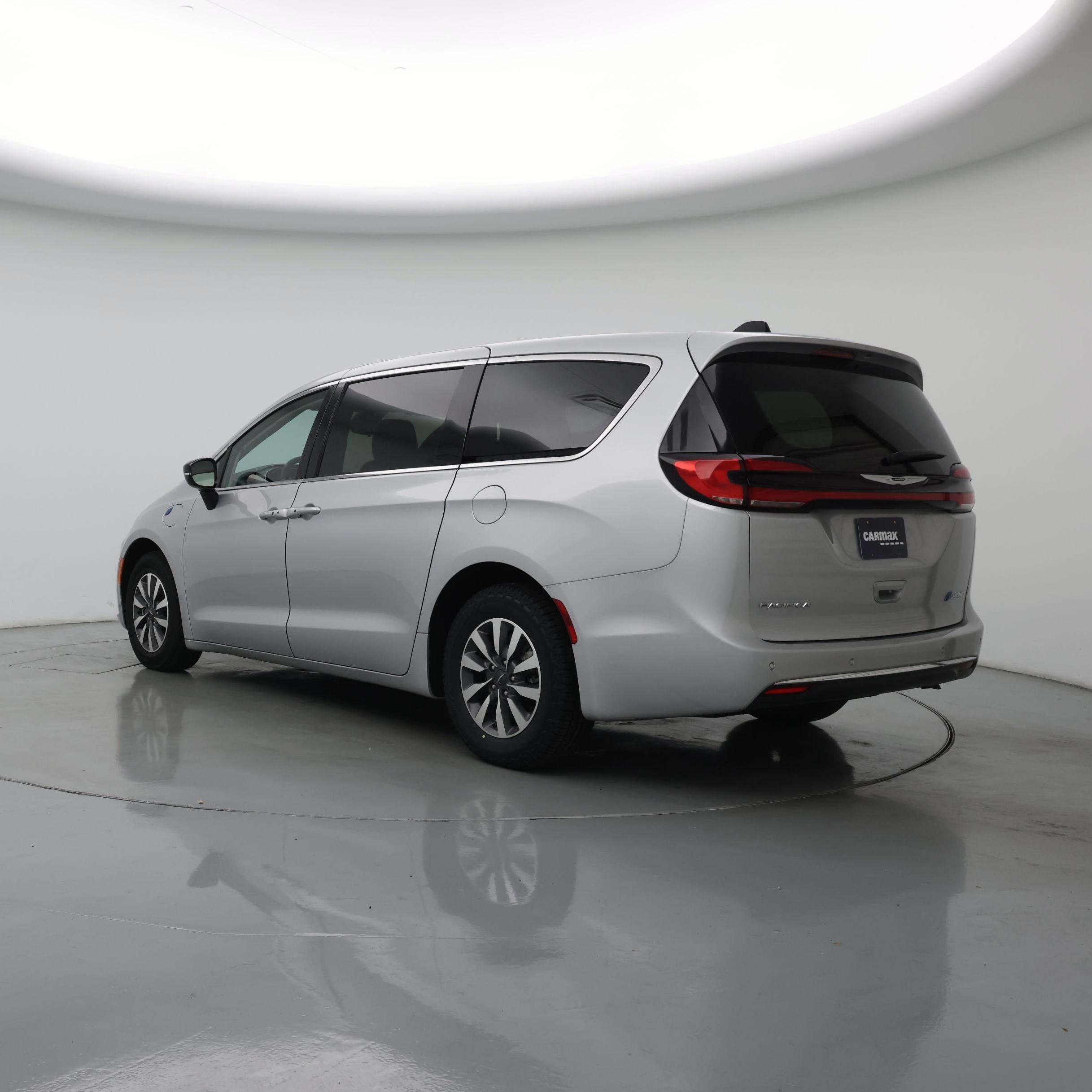 Thumbnail: 2024 Chrysler Pacifica - 2