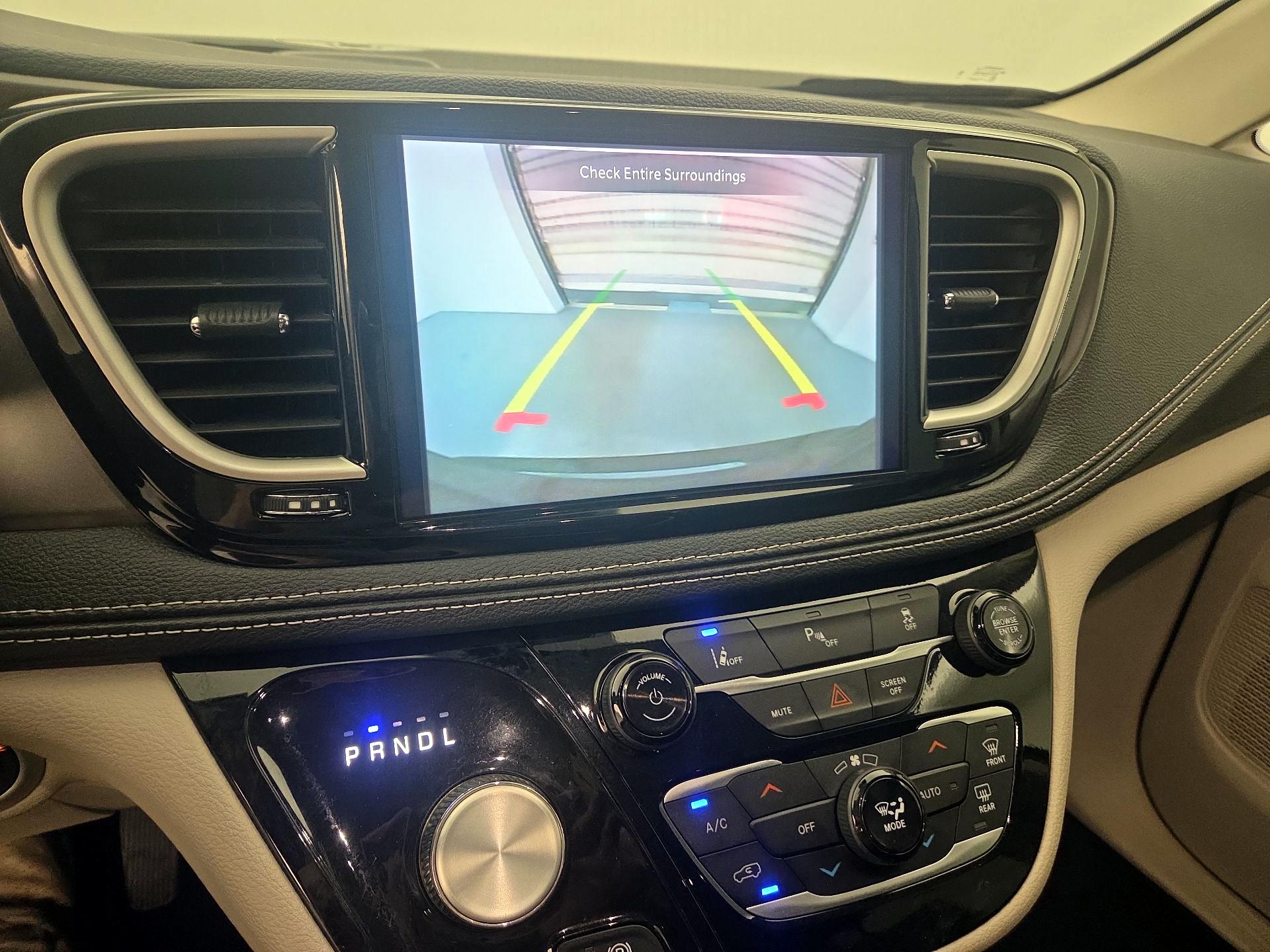 Thumbnail: 2024 Chrysler Pacifica - 15