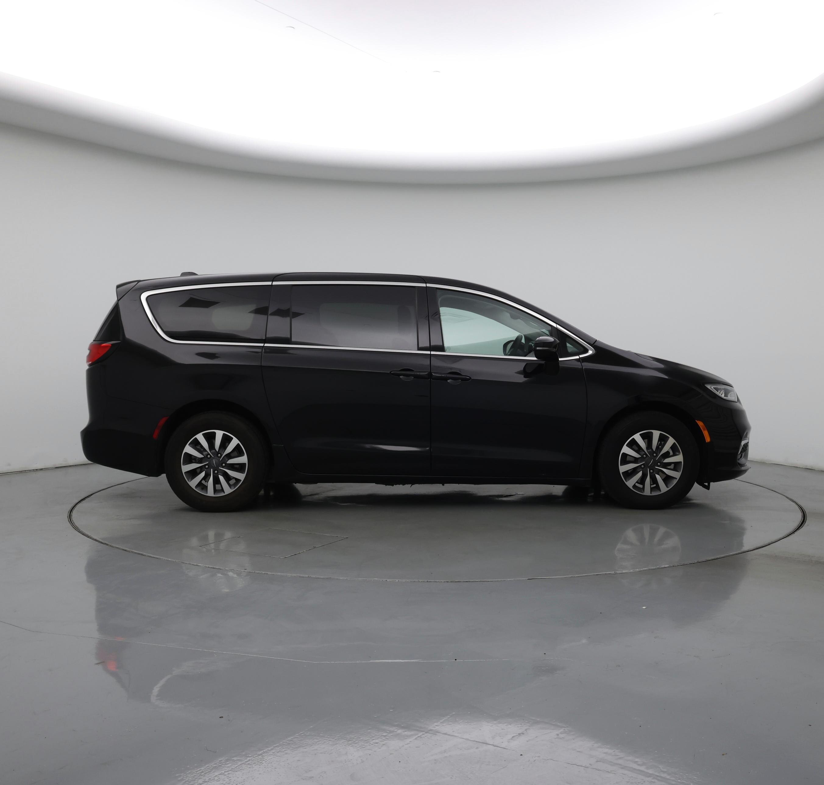 Thumbnail: 2024 Chrysler Pacifica - 7