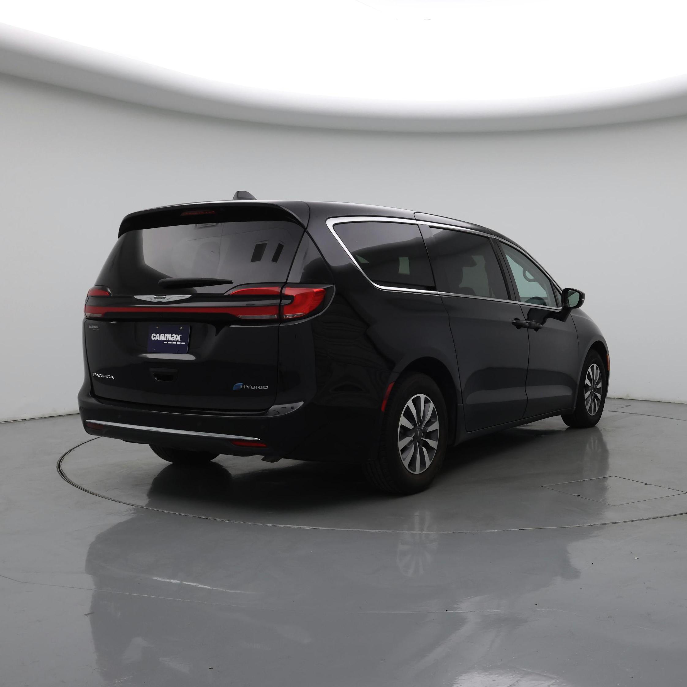 Thumbnail: 2024 Chrysler Pacifica - 8