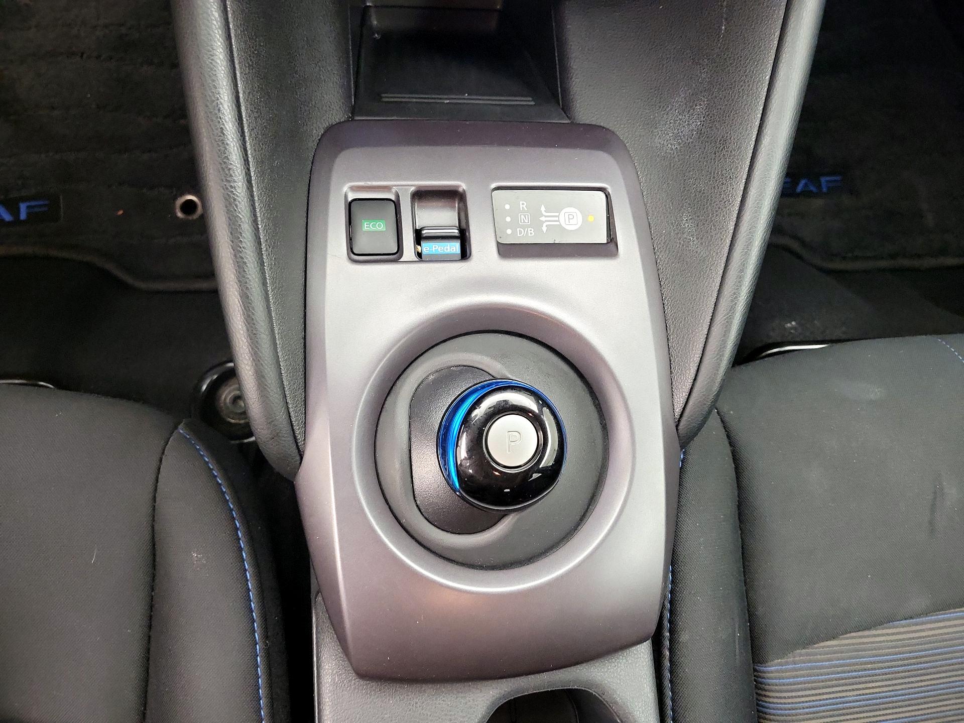 Thumbnail: 2024 Nissan Leaf - 17