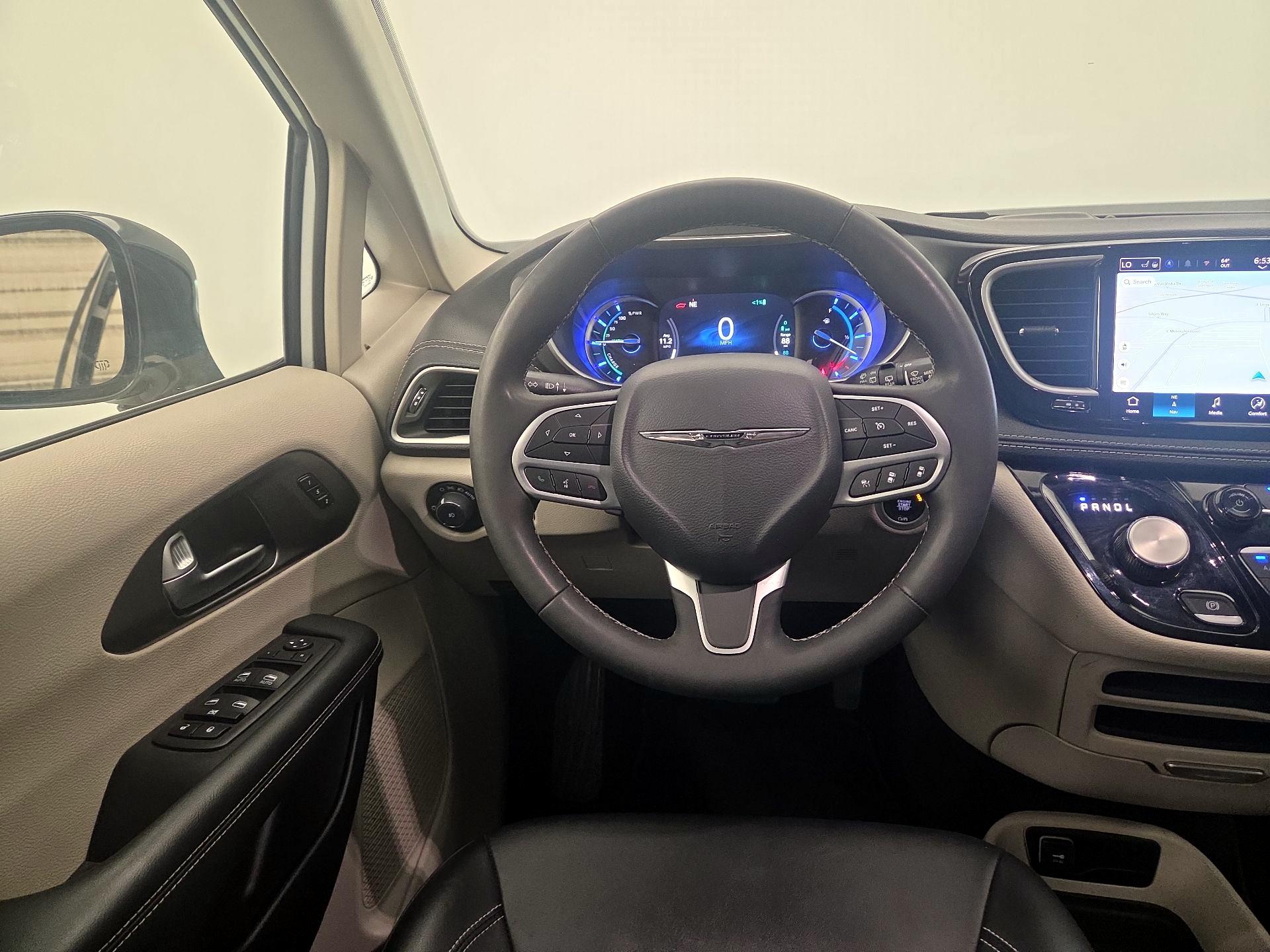 Thumbnail: 2024 Chrysler Pacifica - 10