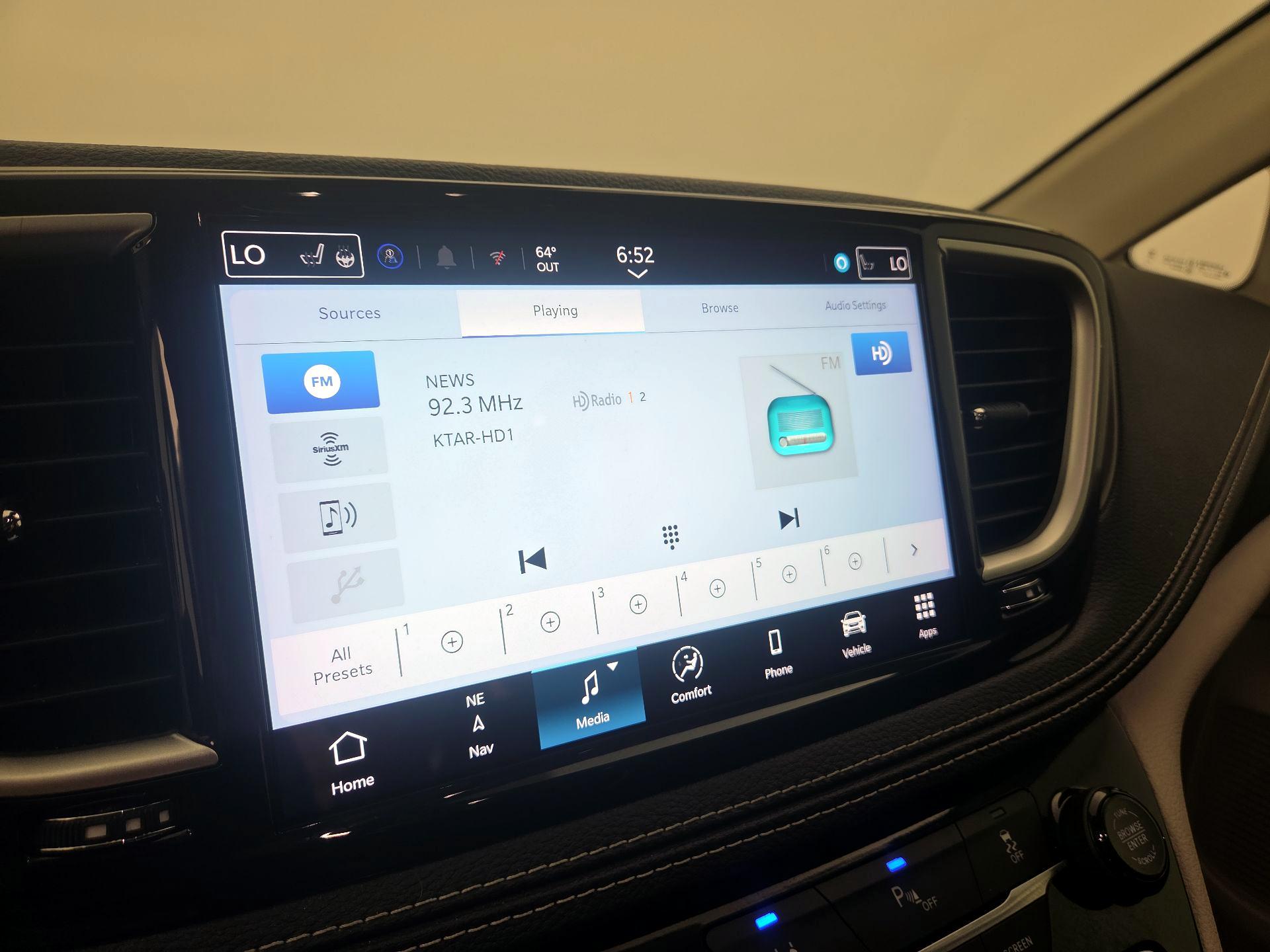 Thumbnail: 2024 Chrysler Pacifica - 16