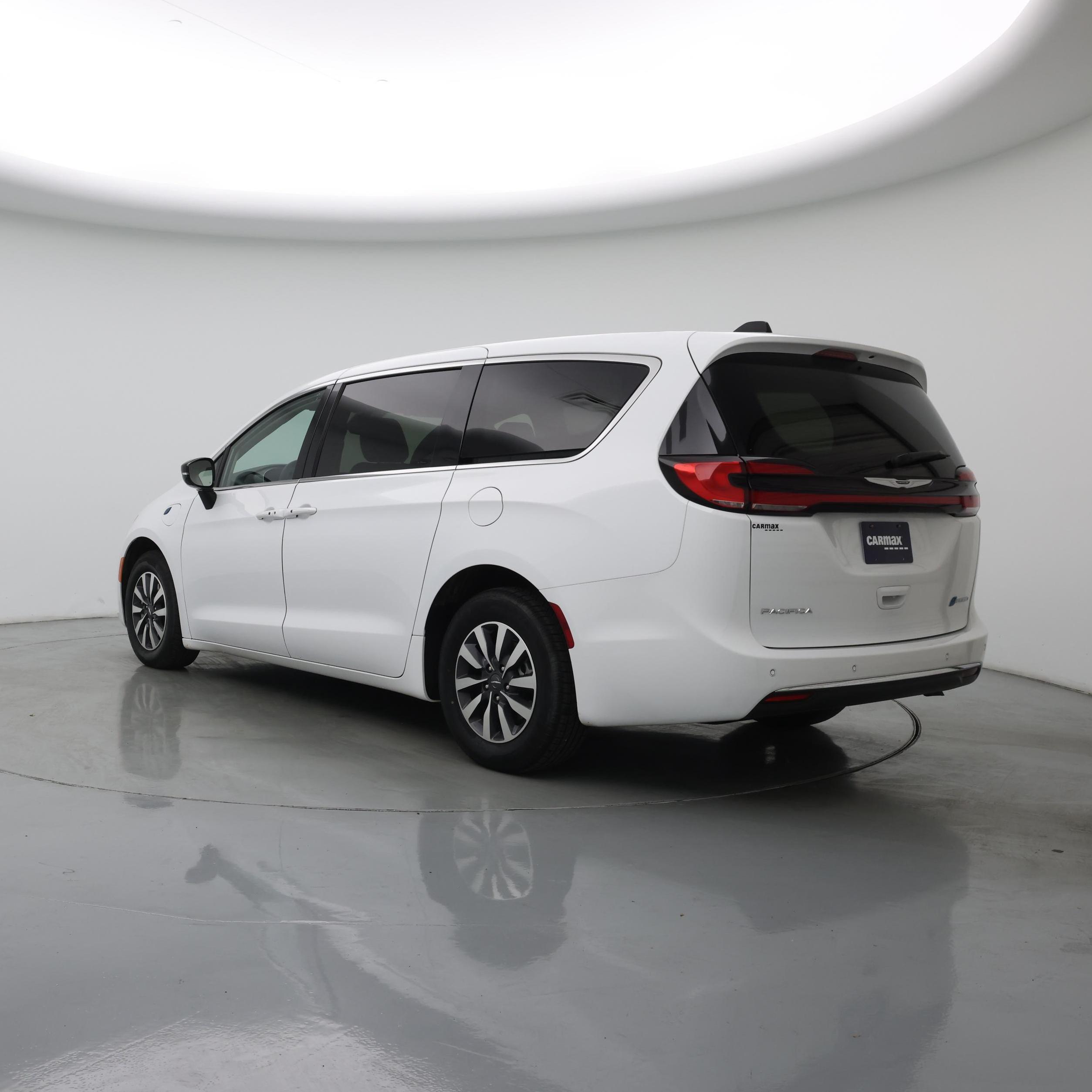 Thumbnail: 2024 Chrysler Pacifica - 2