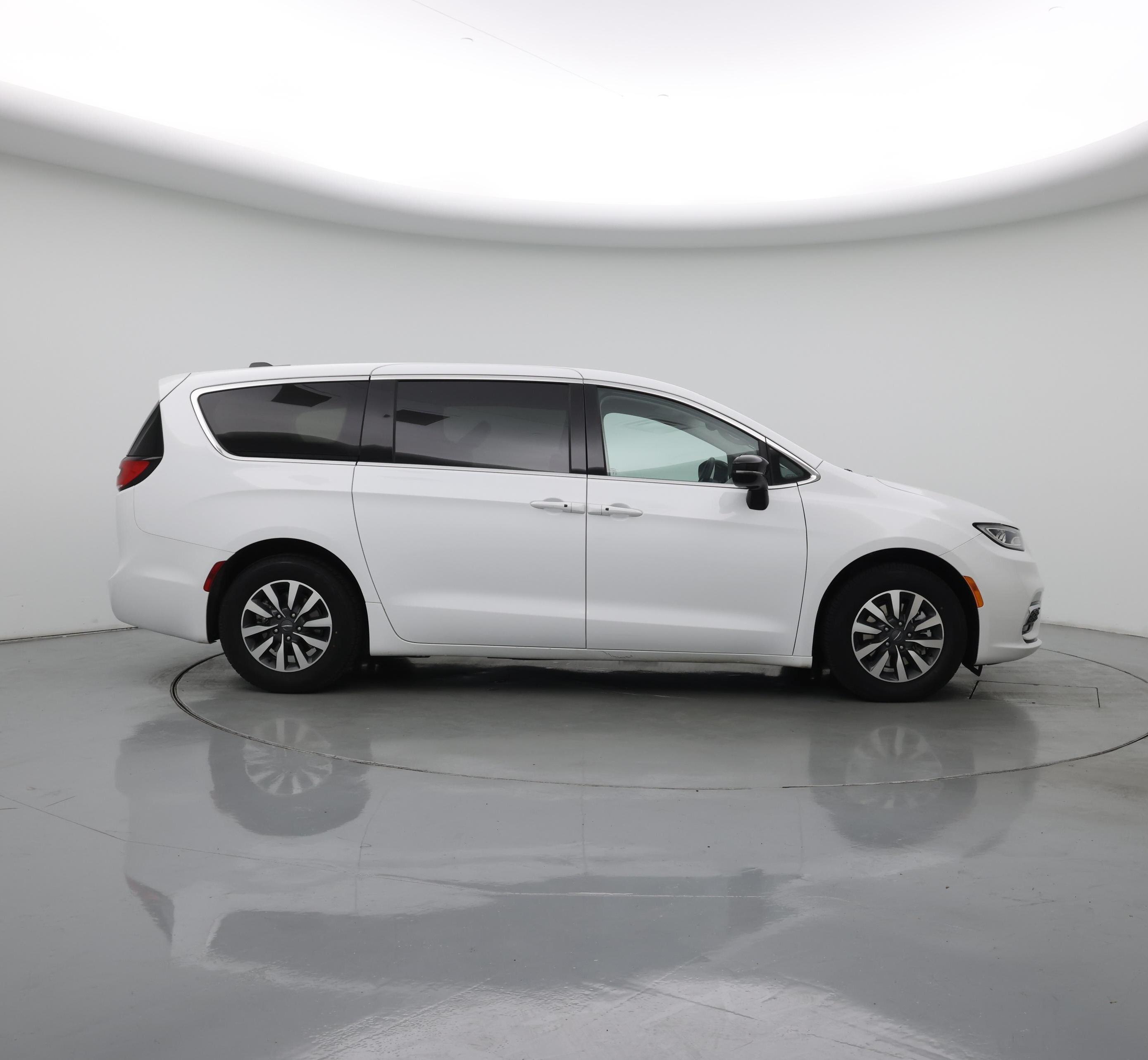 Thumbnail: 2024 Chrysler Pacifica - 7