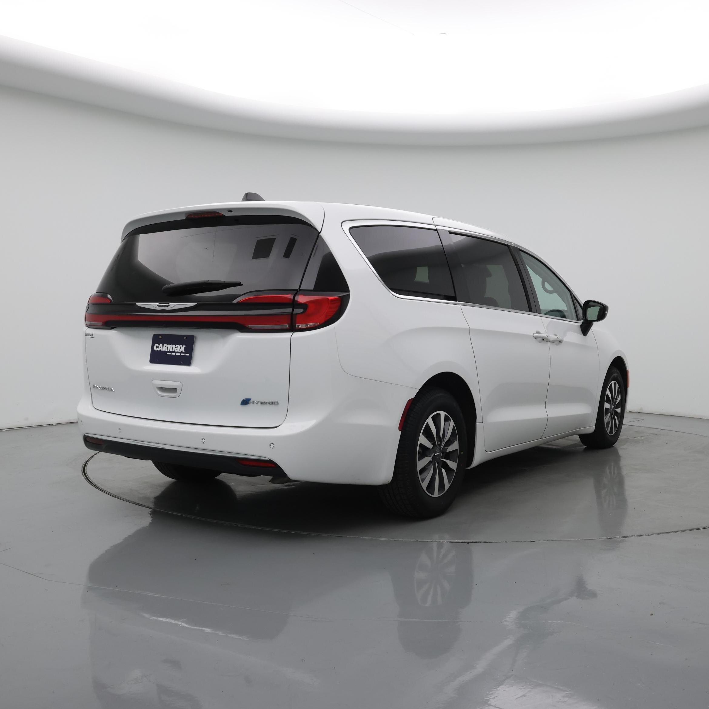Thumbnail: 2024 Chrysler Pacifica - 8