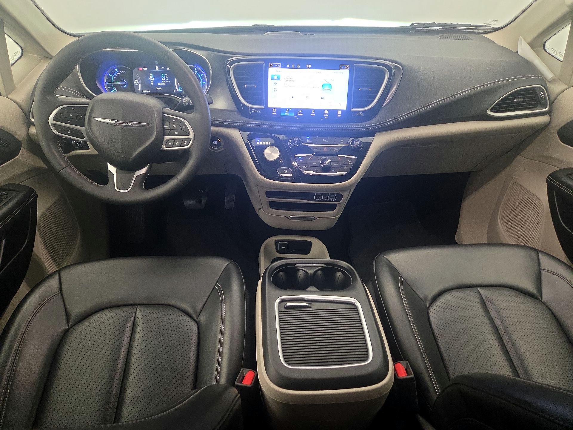 Thumbnail: 2023 Chrysler Pacifica - 9