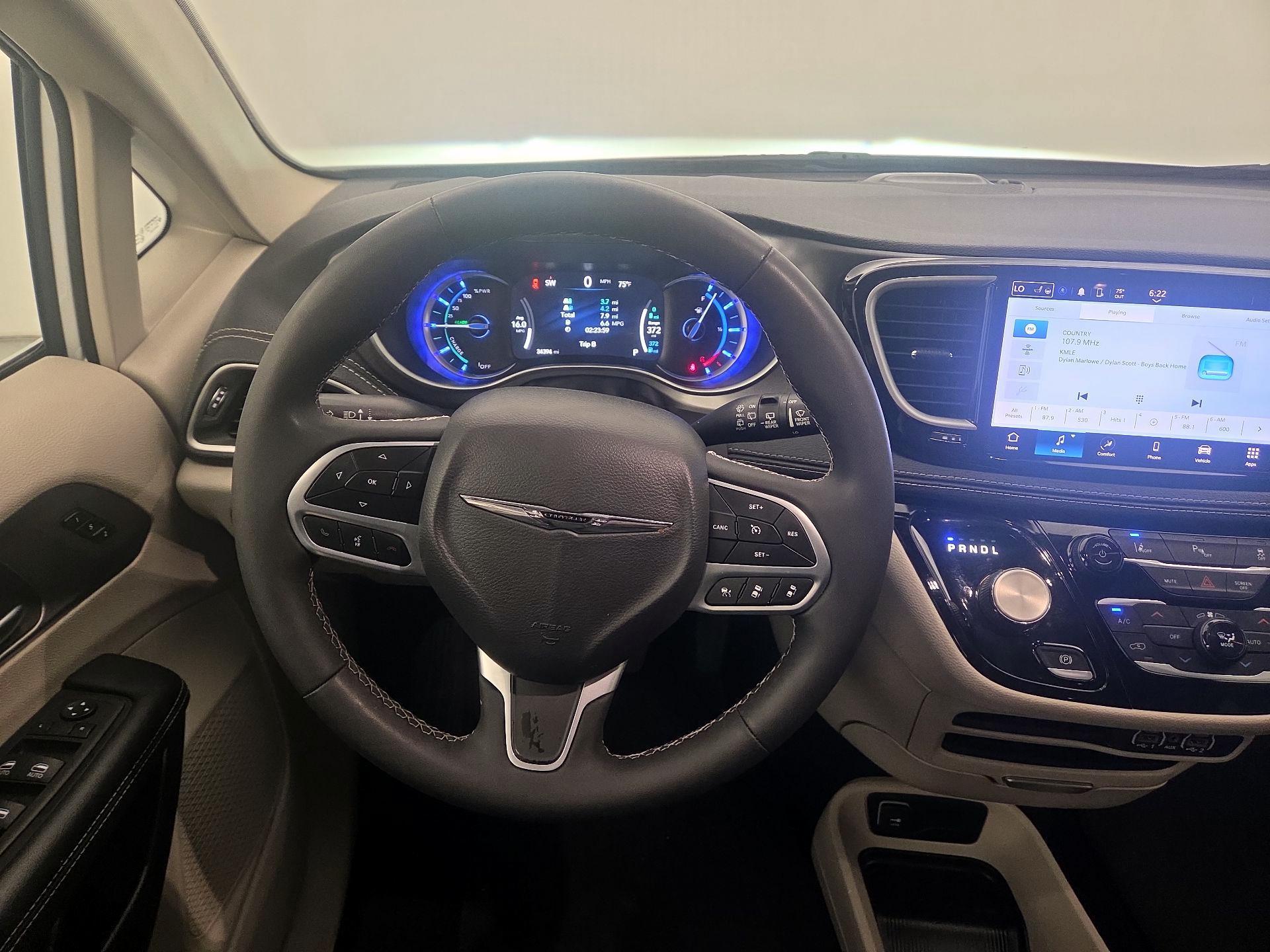 Thumbnail: 2023 Chrysler Pacifica - 10