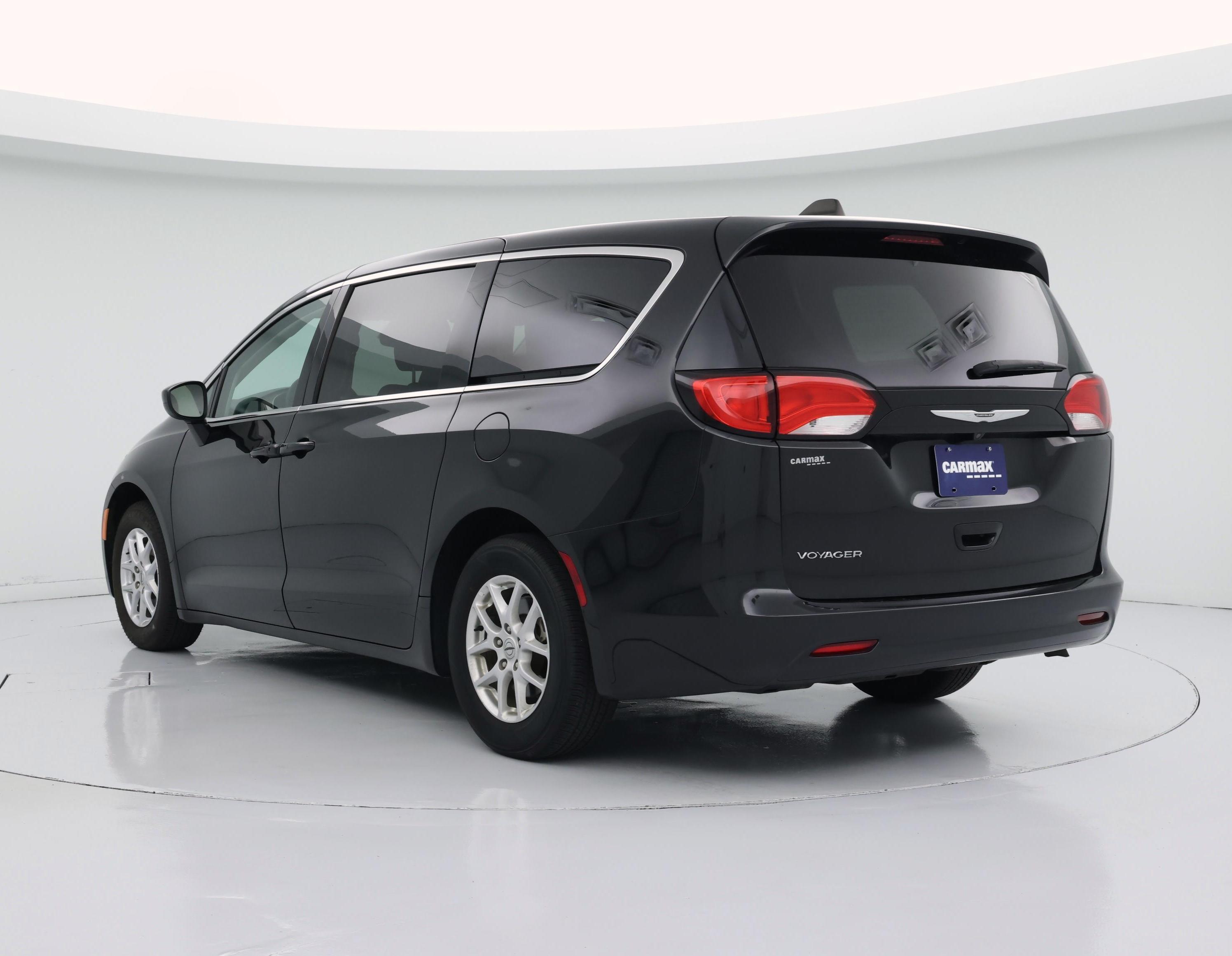 Thumbnail: 2023 Chrysler Voyager - 2