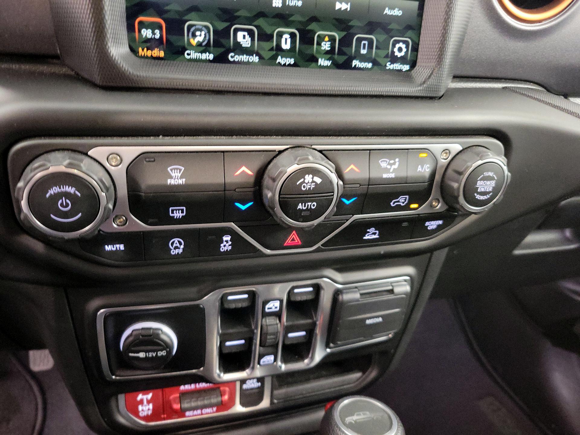 Thumbnail: 2023 Jeep Gladiator - 17