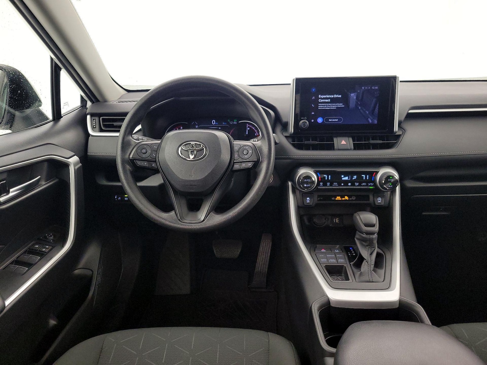 2023 Toyota RAV4 XLE - Photo 11