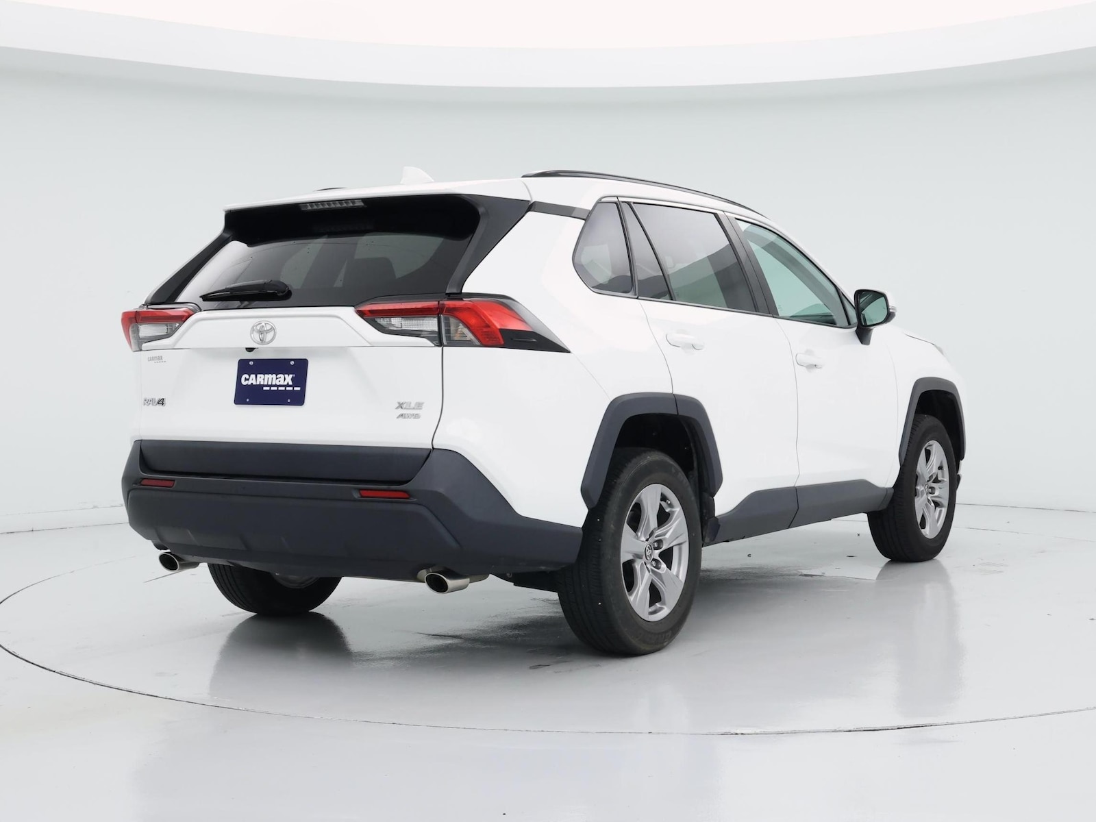 2023 Toyota RAV4 XLE - Photo 9
