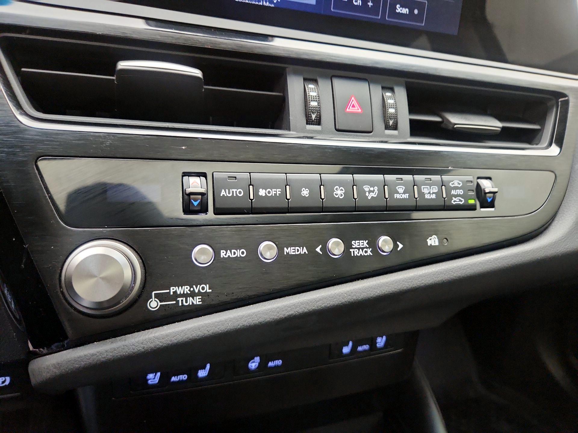 Thumbnail: 2024 Lexus ES - 17