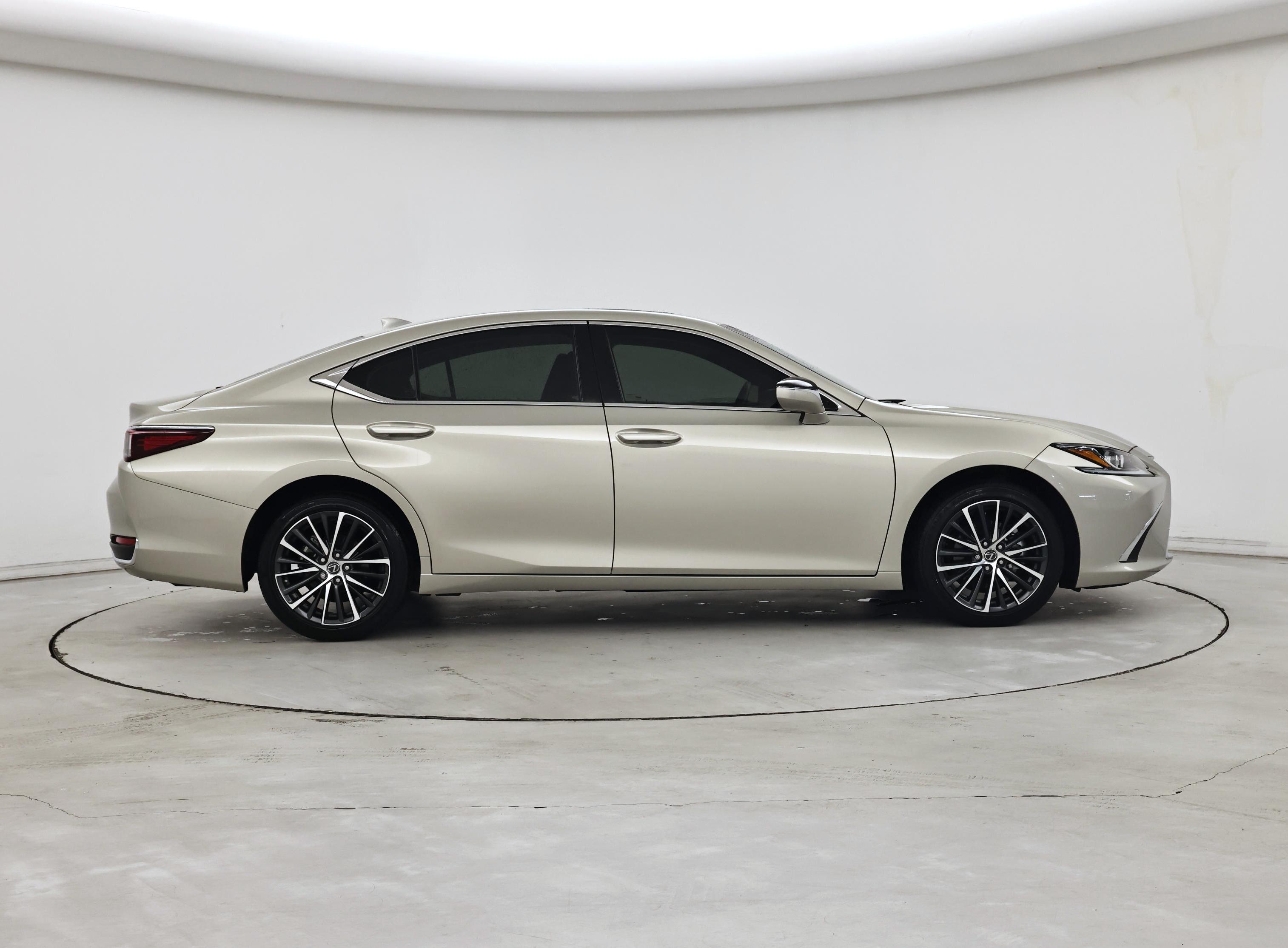 Thumbnail: 2024 Lexus ES - 7