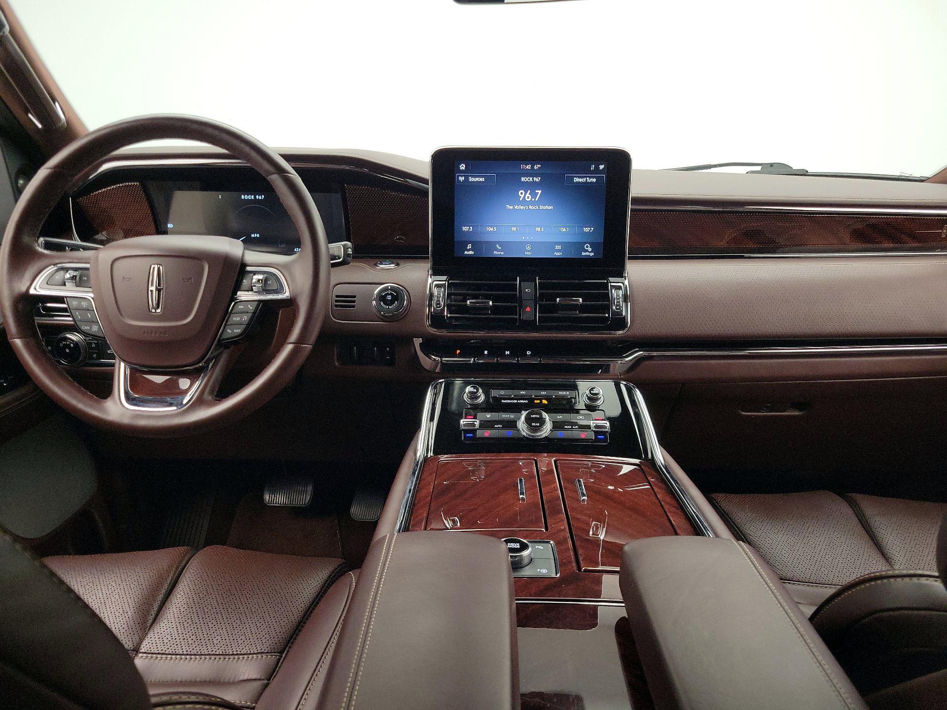 Thumbnail: 2020 Lincoln Navigator L - 9