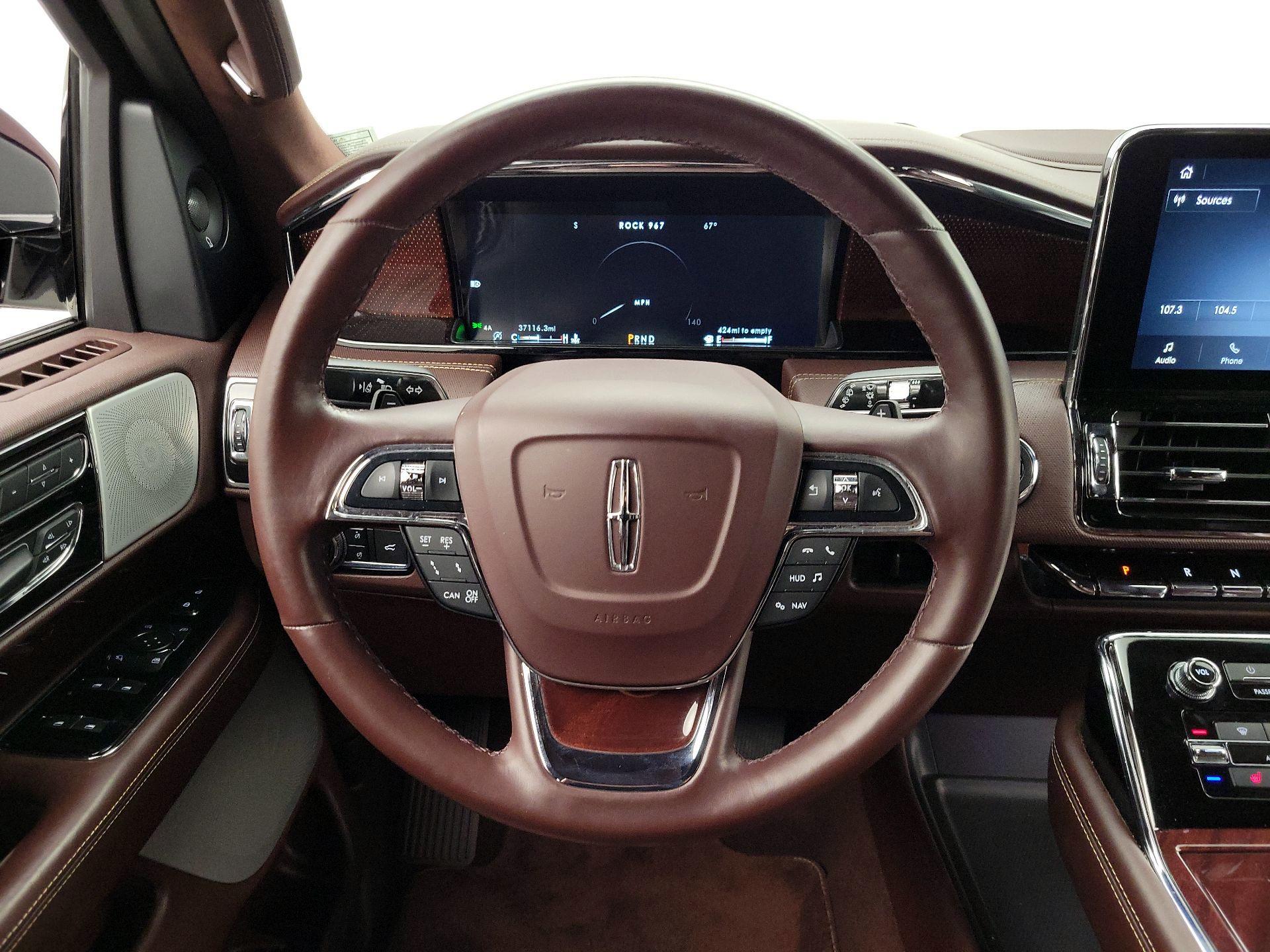 Thumbnail: 2020 Lincoln Navigator L - 10