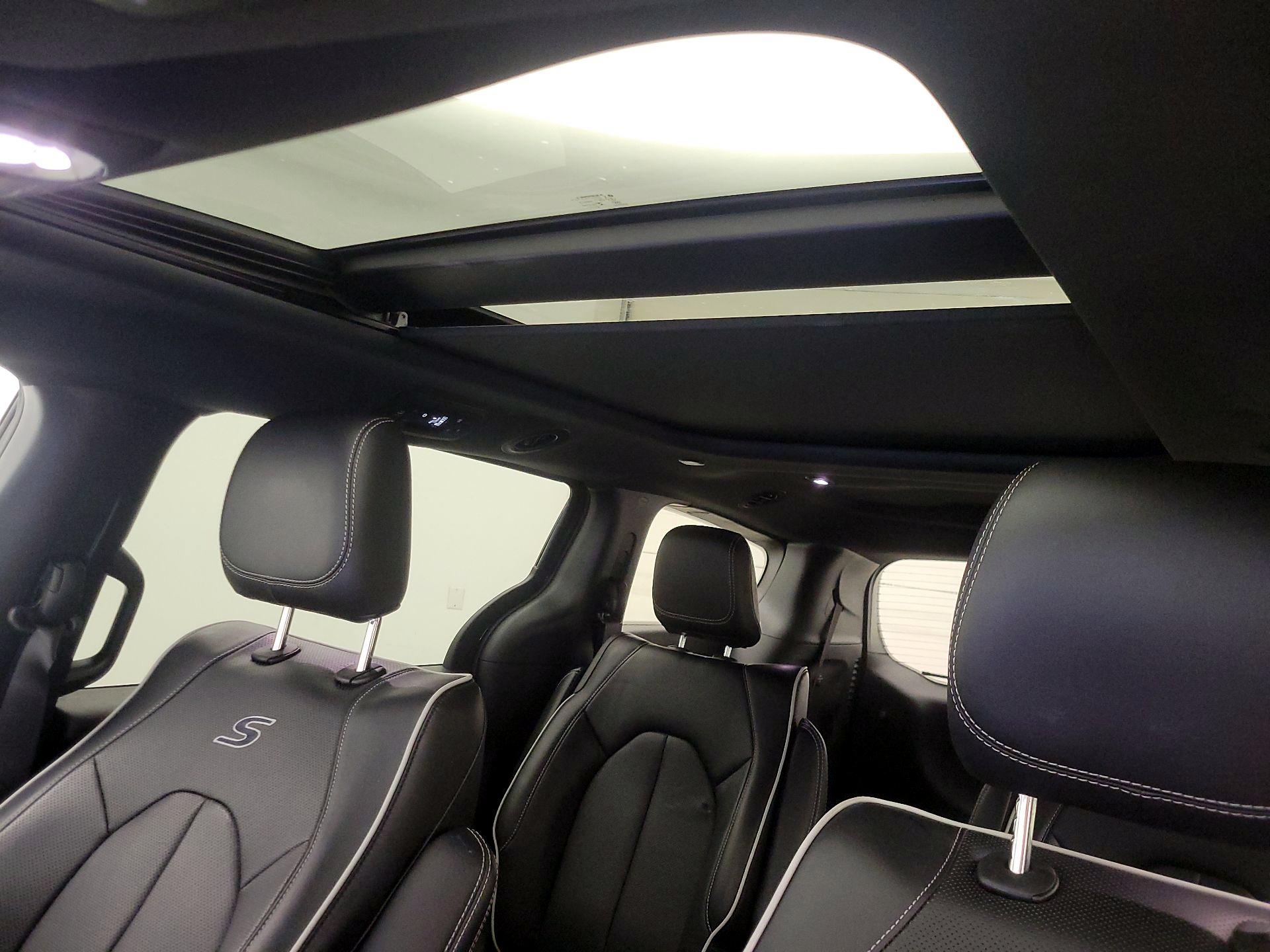 Thumbnail: 2022 Chrysler Pacifica - 19